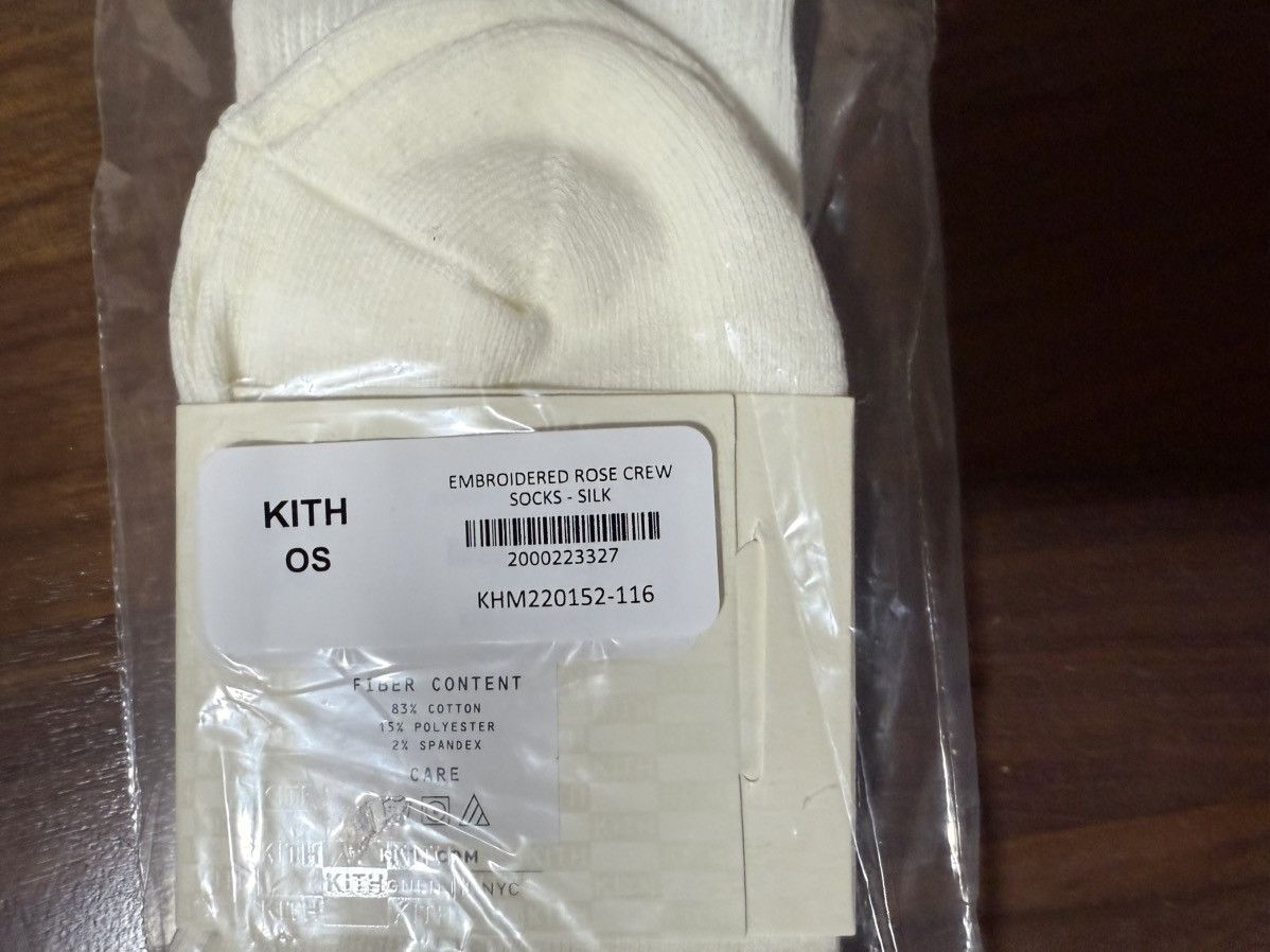 Kith Kith Embroidered Rose White Crew Socks in “Silk” Floral Logo Size ONE SIZE - 6 Thumbnail