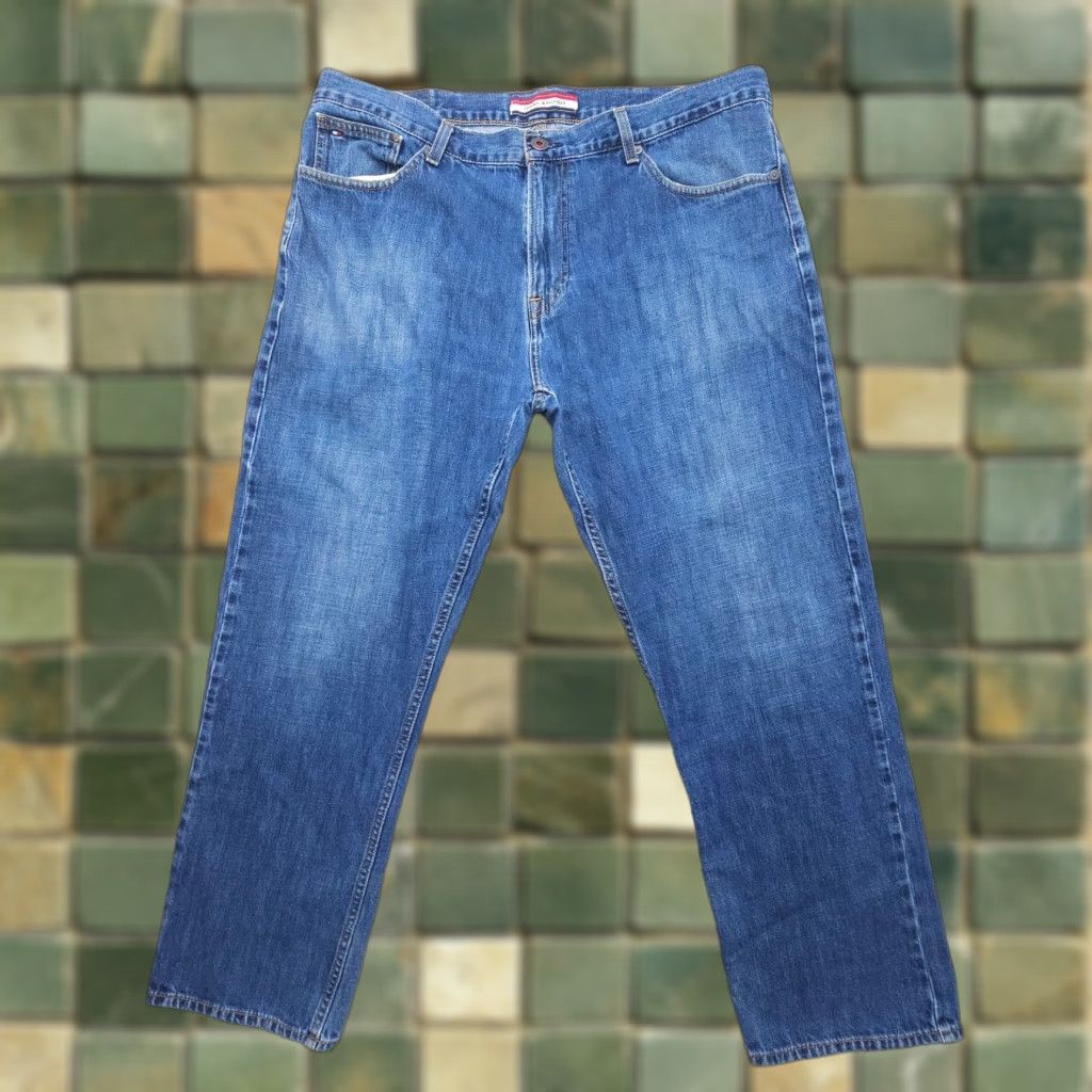 Tommy Hilfiger Tommy Hilfiger Jeans Mens 38 x 30 Blue Relaxed 100% Cotton Denim Straight 5-Pocket Logo Vintage: No Y2K 90s American Mens Jeans Size US 38 / EU 54 - 1 Thumbnail
