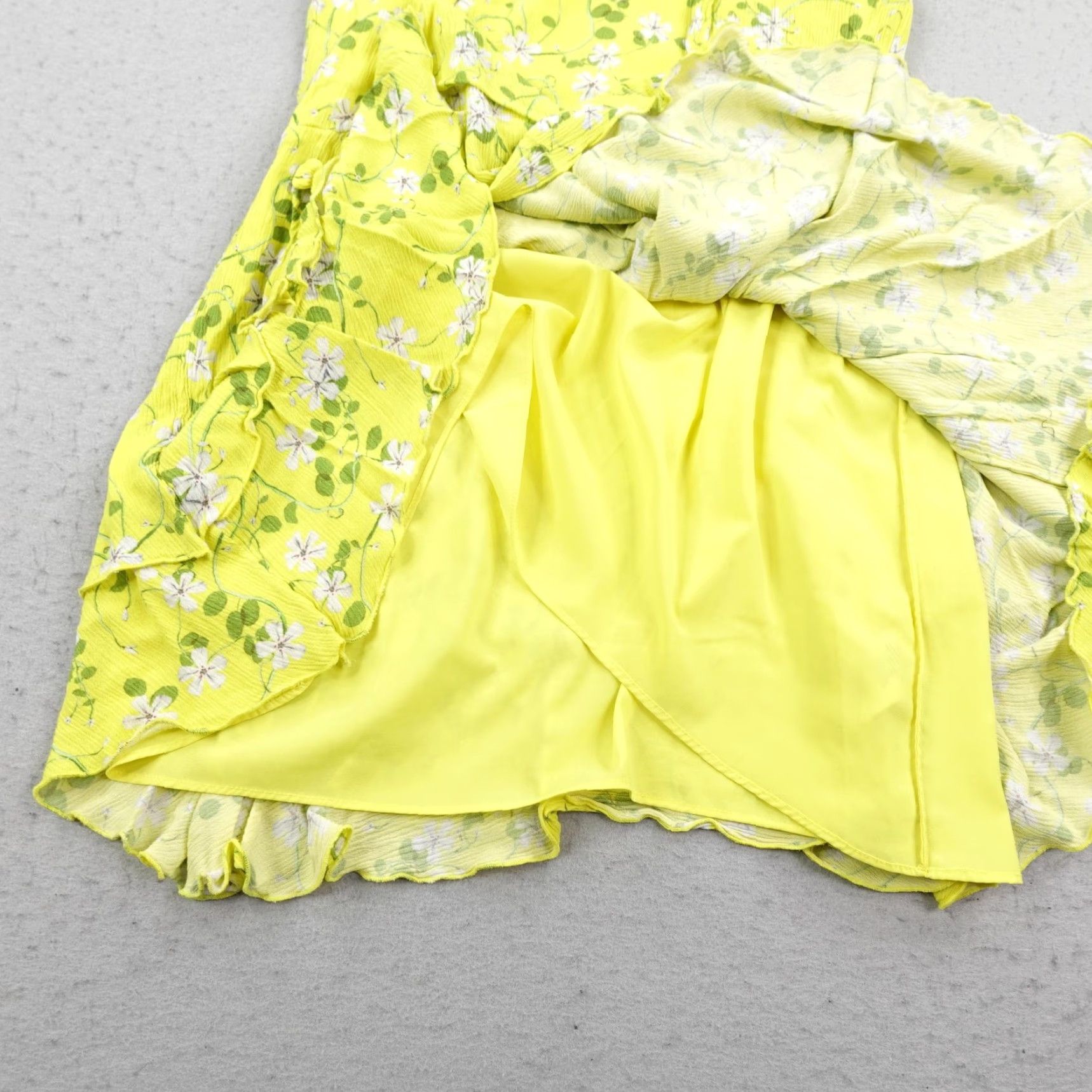 Alice + Olivia Alice + Olivia Dress Womens 6 Yellow Floral Ruffle Fit & Flare Short Sundress Size 28" / US 6 / IT 42 - 4 Thumbnail