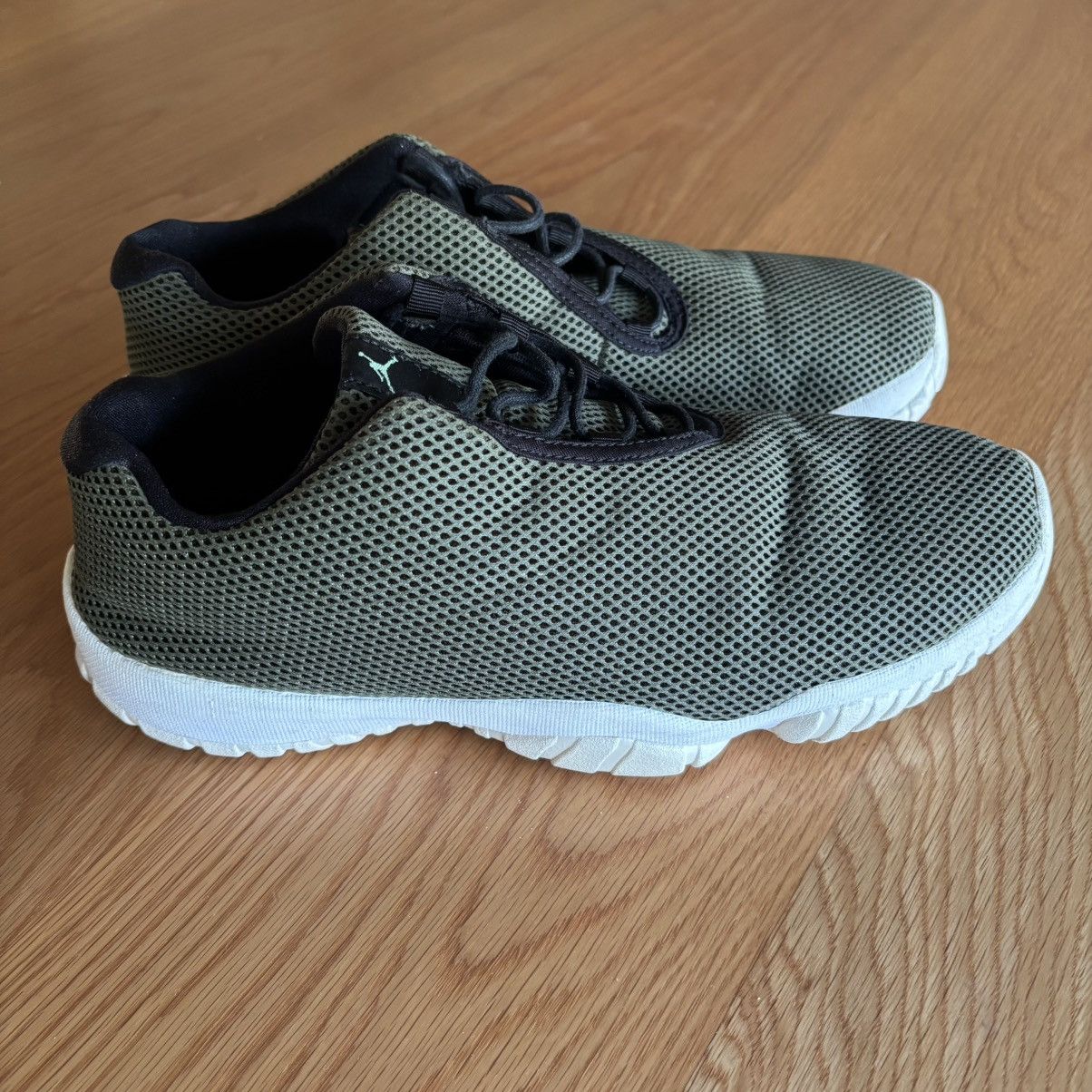 Nike Air Jordan Nike low top future sneakers, olive, size 11 Size US 11 / EU 44 - 2 Thumbnail
