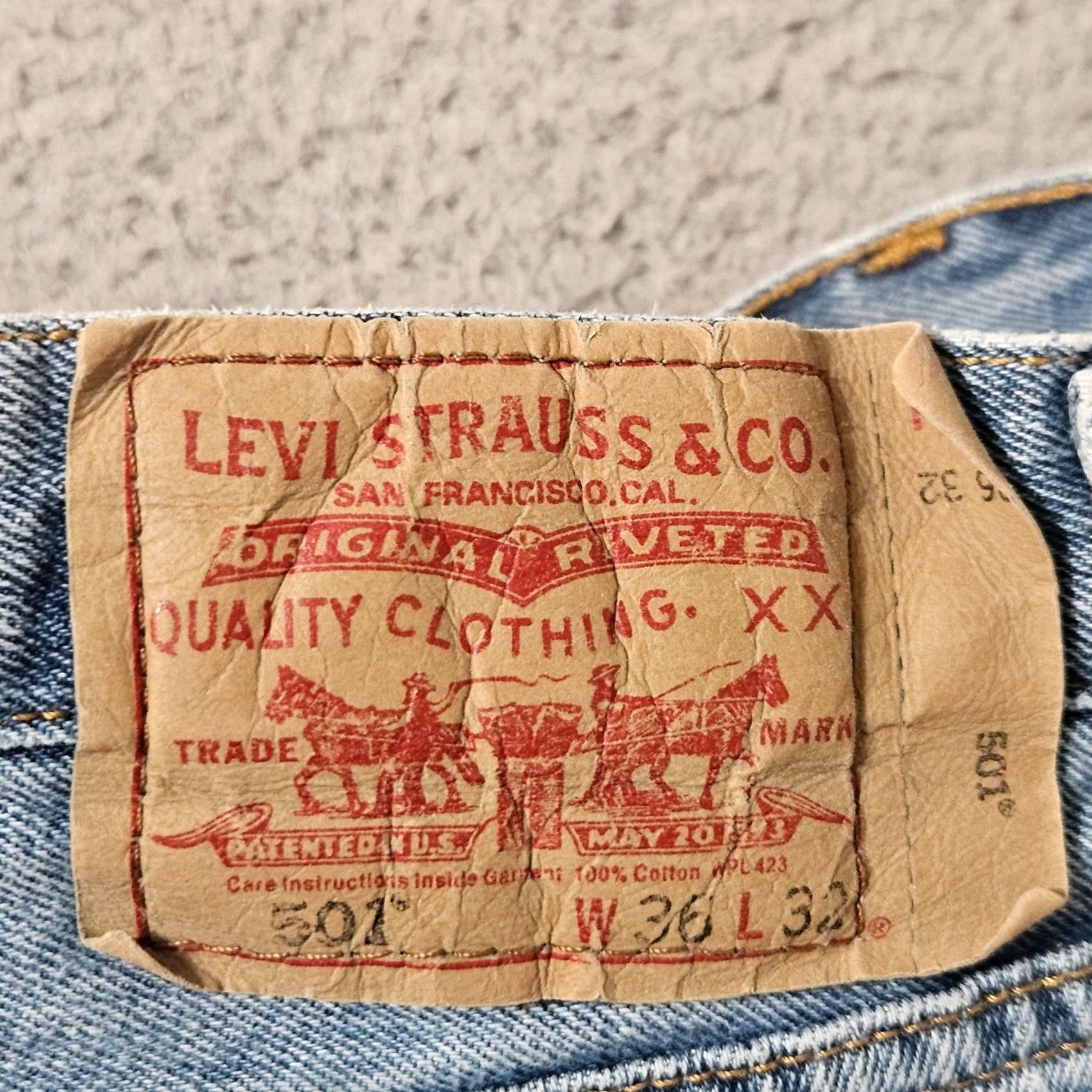 Levi's Levis 501s Jeans Men's 36 x 32 Light Wash Button Fly Made In Haiti 2010 Size US 36 / EU 52 - 5 Thumbnail