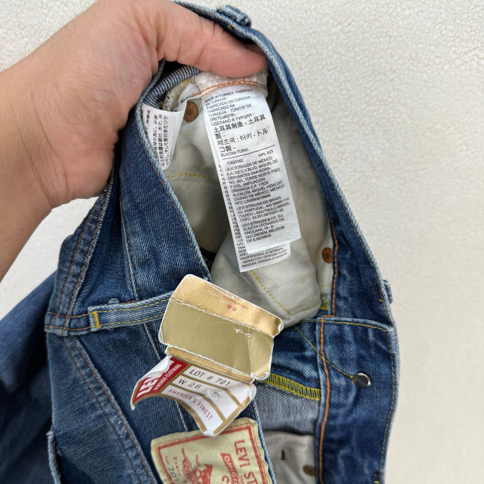 Levi's LEVI'S VINTAGE 1950'S 701 SELVEDGE WOMEN'S 28 # 507010032 Size 28" / US 6 / IT 42 - 10 Thumbnail