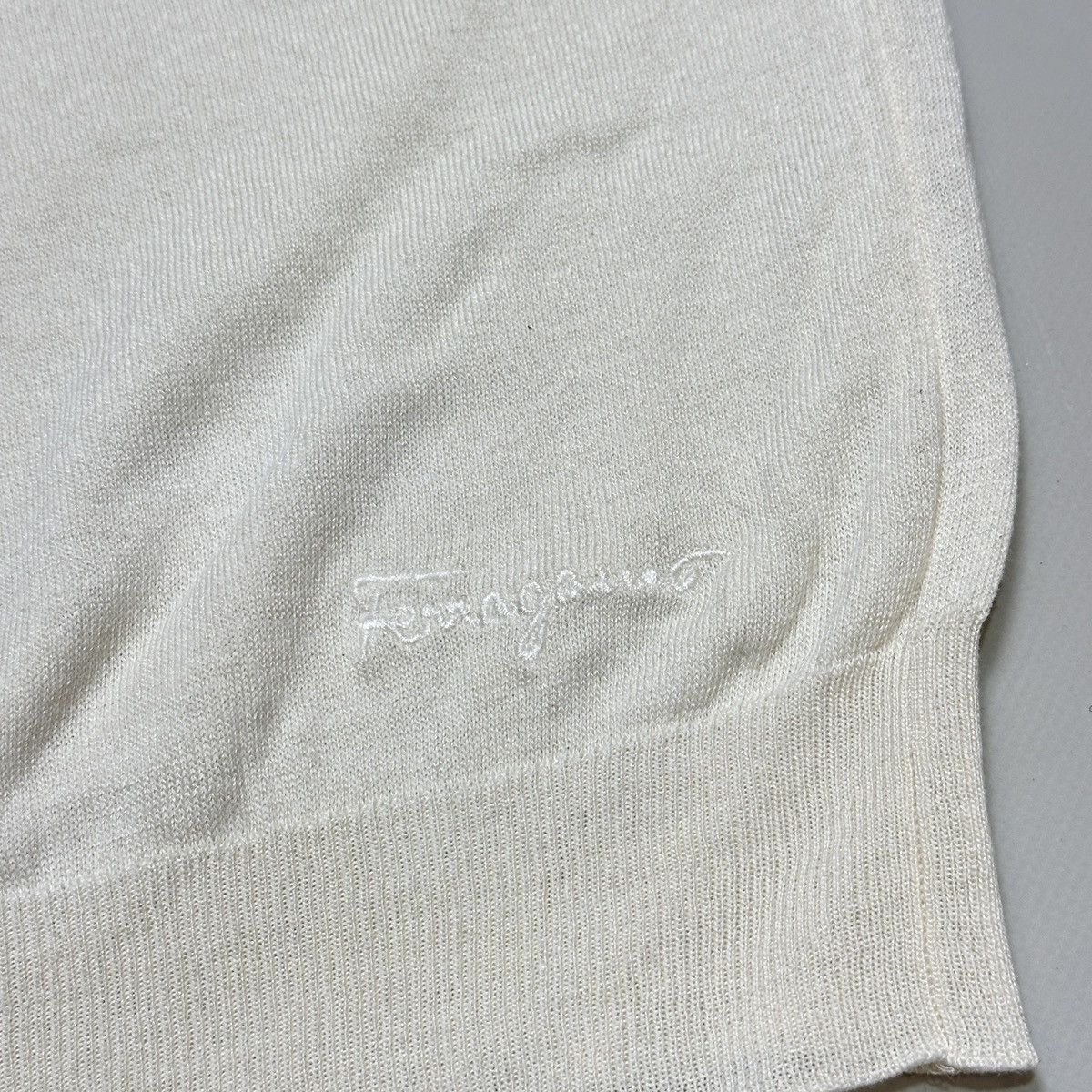 Salvatore Ferragamo Salvatore Ferragamo silk t shirt blouse jumper luxury vintag Size S / US 4 / IT 40 - 5 Thumbnail