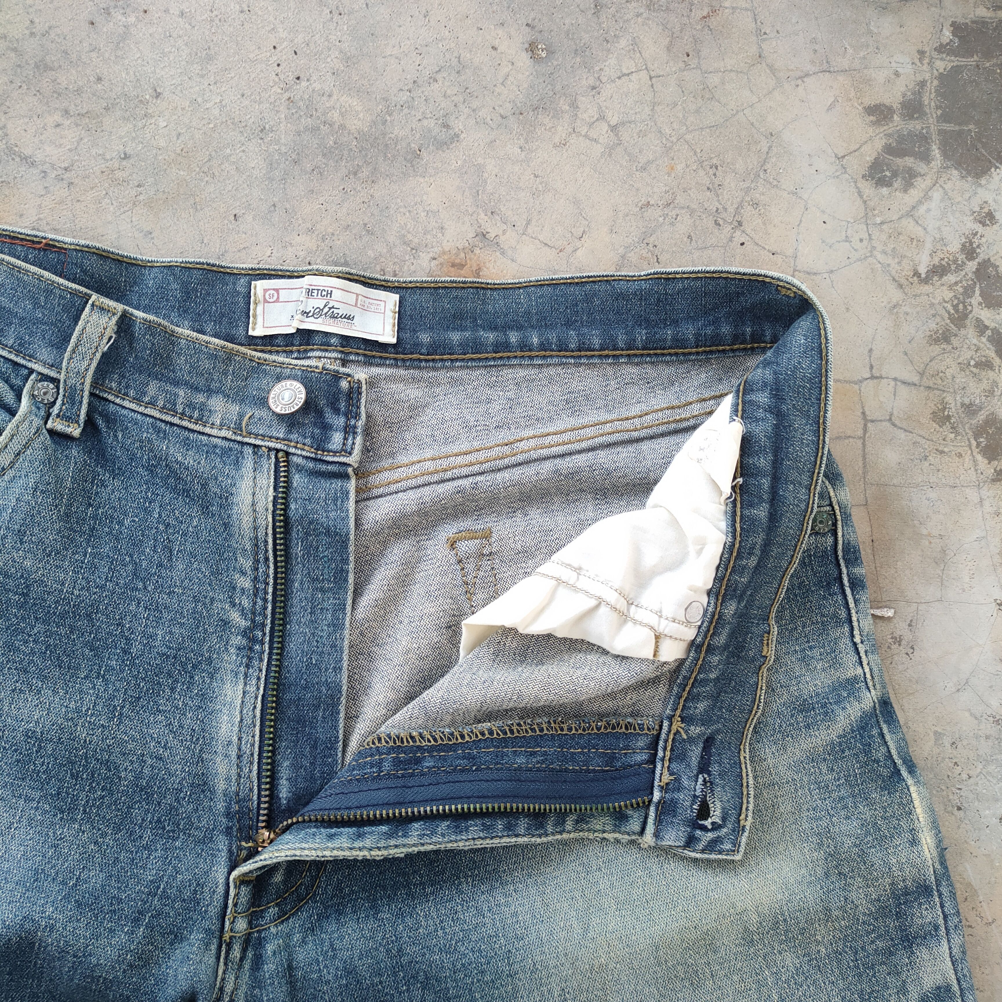 Levi's W36 VINTAGE SIGNATURE FADED RIPPEP JEAN DENIM PANTS Size US 36 / EU 52 - 7 Thumbnail