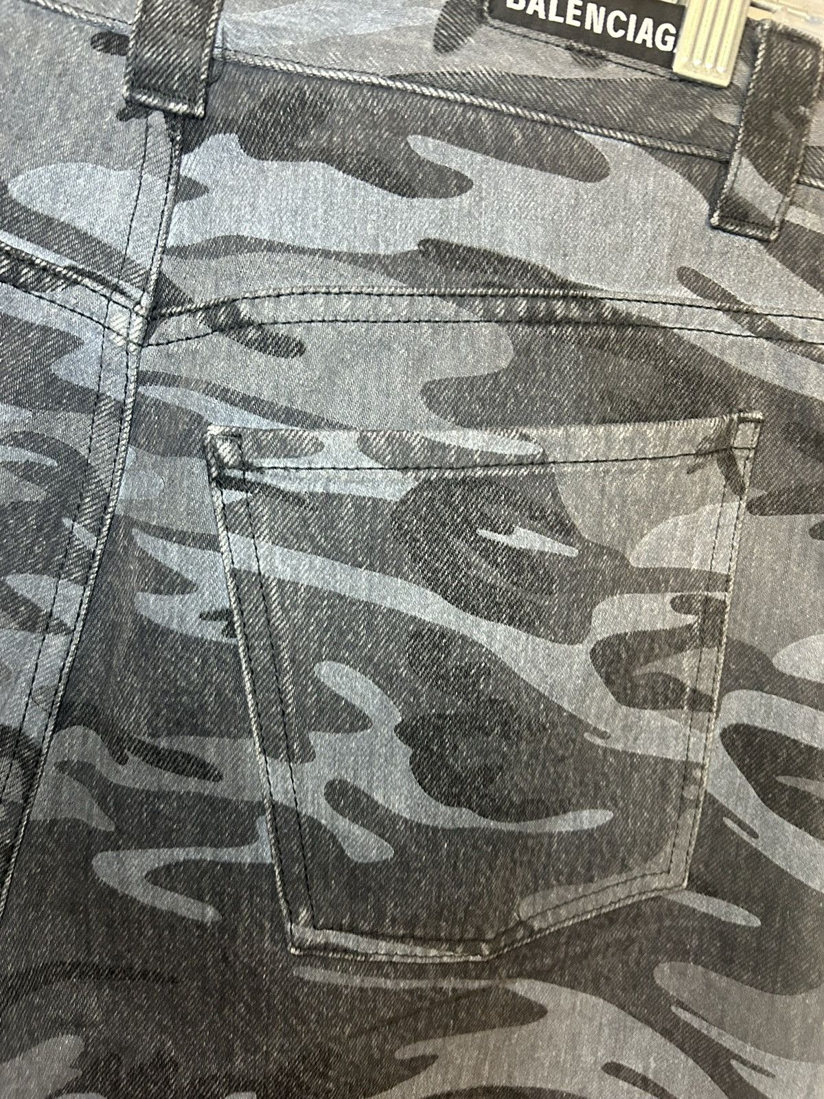 Balenciaga Balenciaga Japan Exclusive Russian Police’ Camo Denim Shorts Size US 33 - 7 Thumbnail
