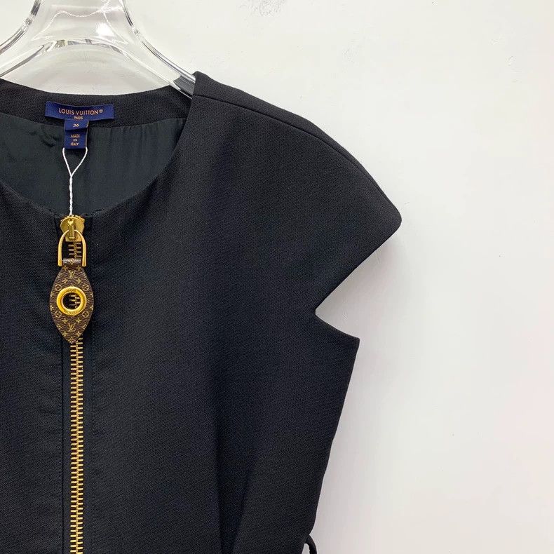 Louis Vuitton Louis Vuitton 23 Short Sleeve Dress with Round Neck and Zi Size XS / US 0-2 / IT 36-38 - 3 Thumbnail