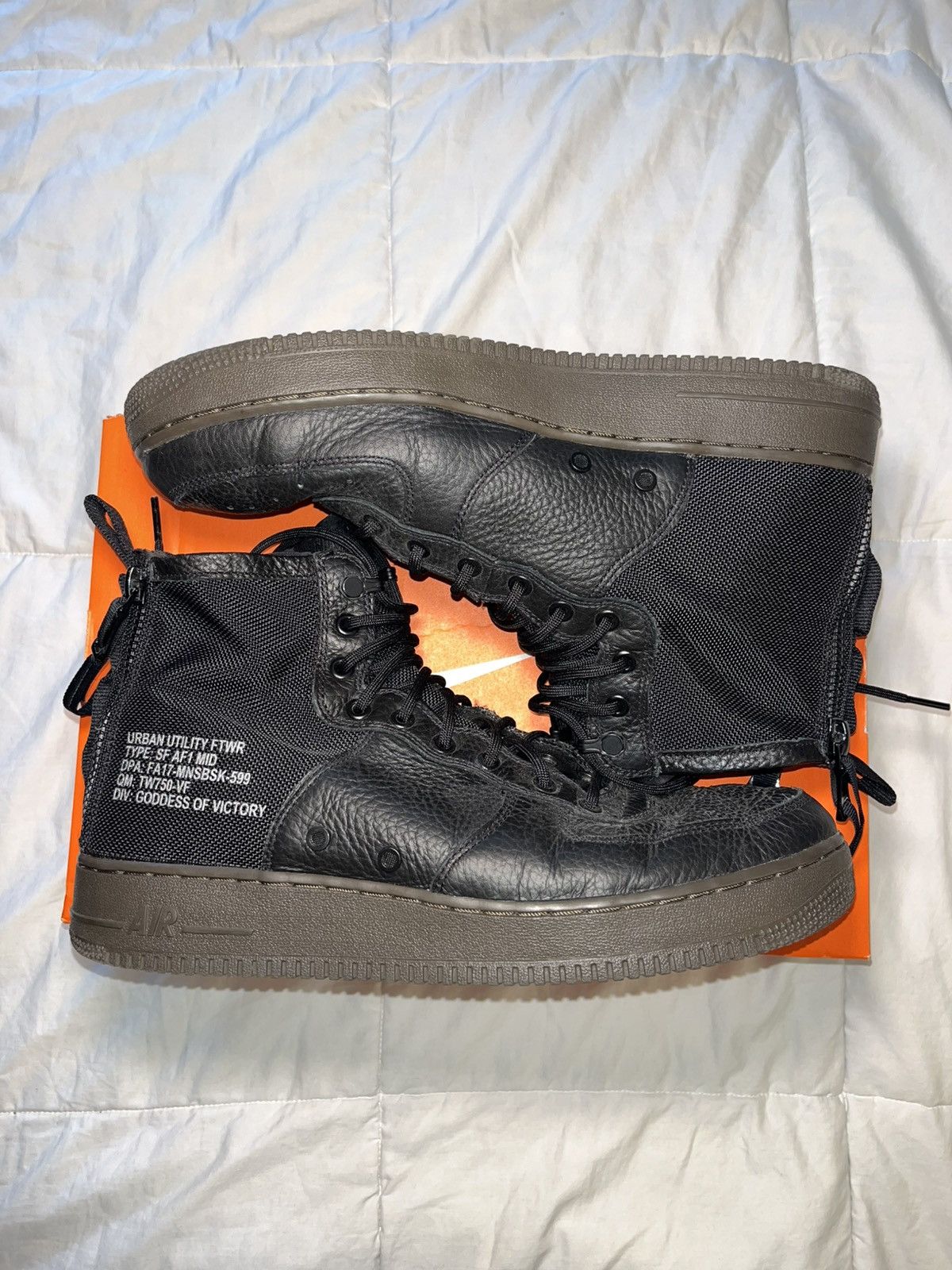 Nike Nike SF Air Force 1 Mid Size US 12 / EU 45 - 2 Thumbnail