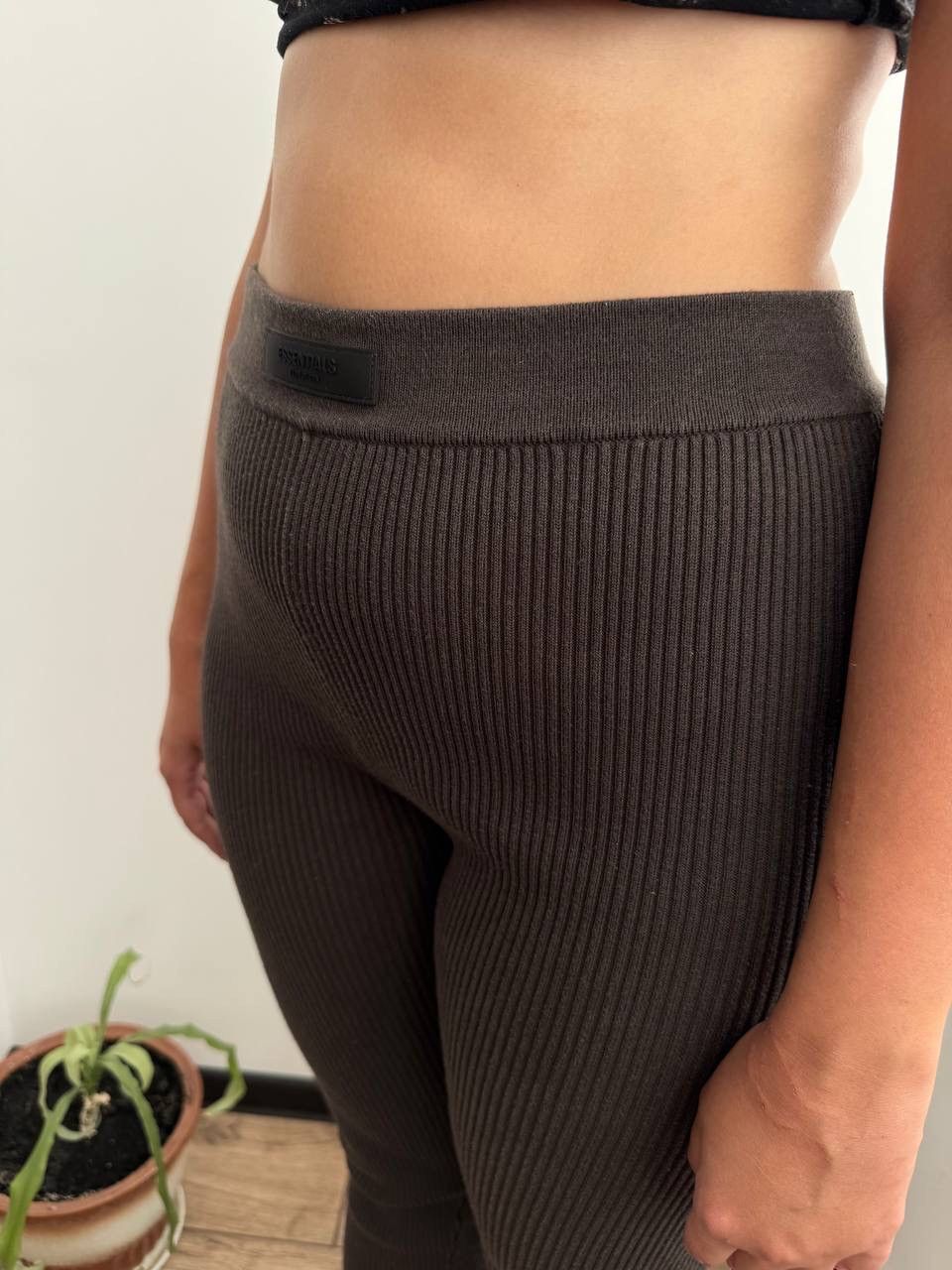 Fear of God Essentials Fear of God Brown Rib Leggings Rib knit FW25 Size 34" / US 12 / IT 48 - 2 Thumbnail