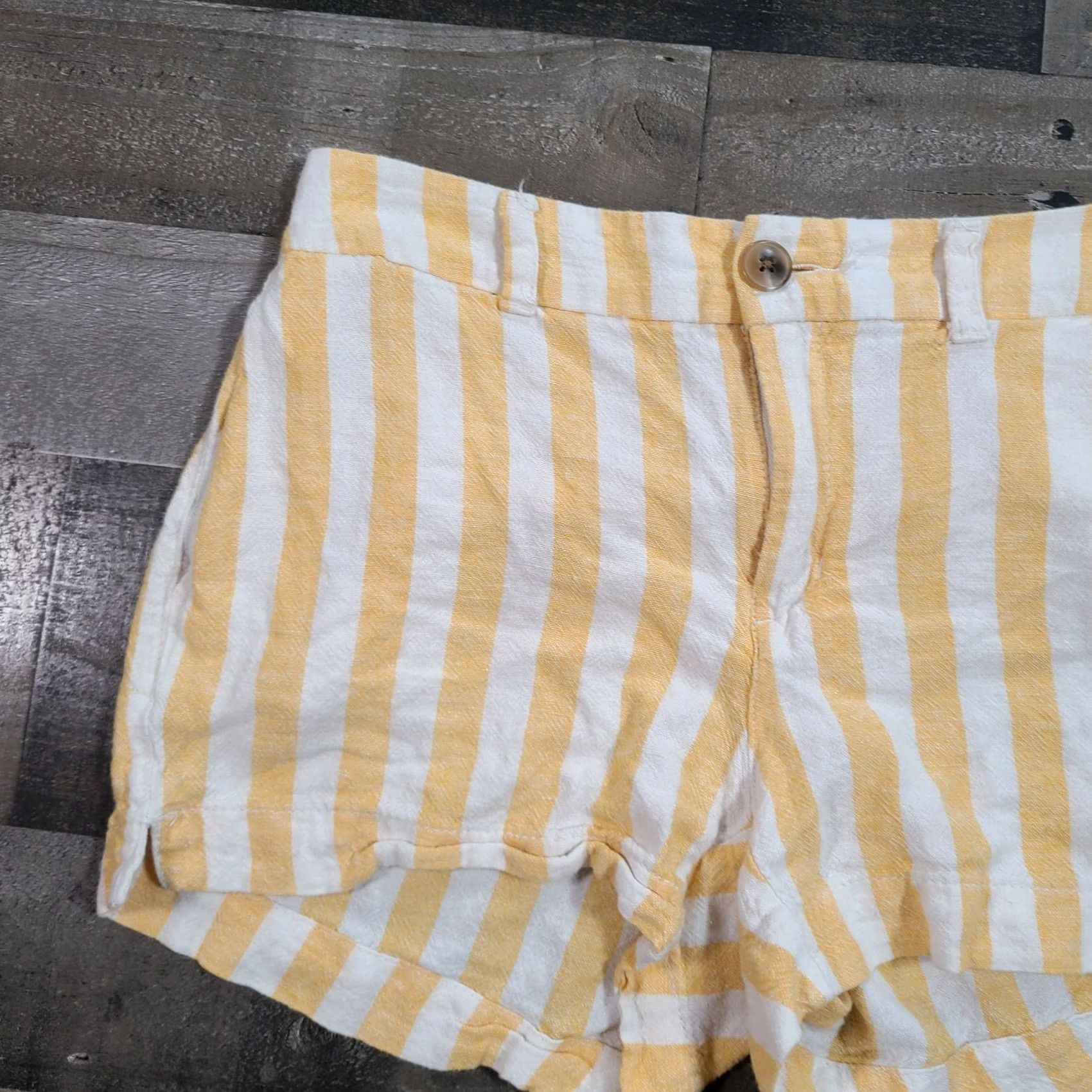 Old Navy Old Navy Womens Shorts Yellow Hot Pants Casual Linen Blend Striped Mid-Rise Size 0 Size 28" / US 6 / IT 42 - 5 Thumbnail