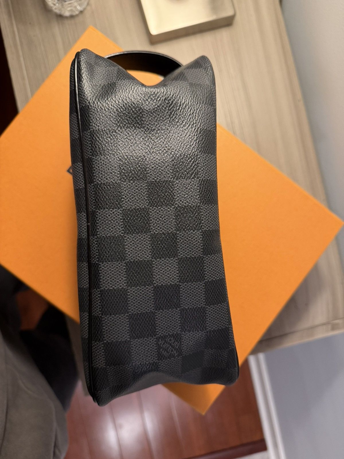 Louis Vuitton Louis Vuitton Toiletry Bag Size ONE SIZE - 8 Thumbnail