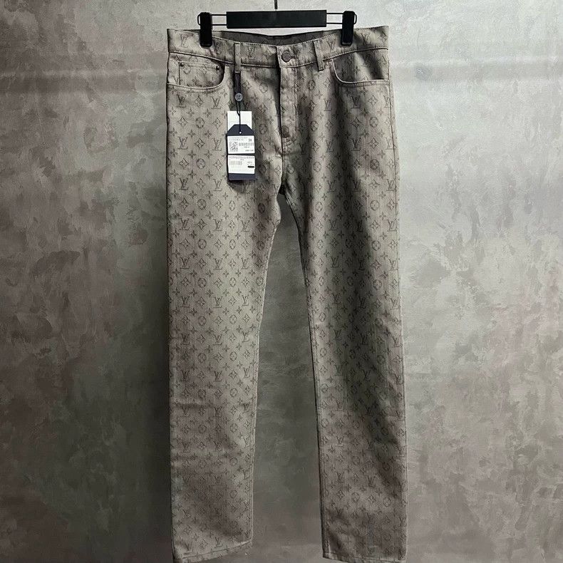 Louis Vuitton louis vuitton Grey Solid Full Print Straight Leg Casual Je Size US 34 / EU 50 - 1 Thumbnail