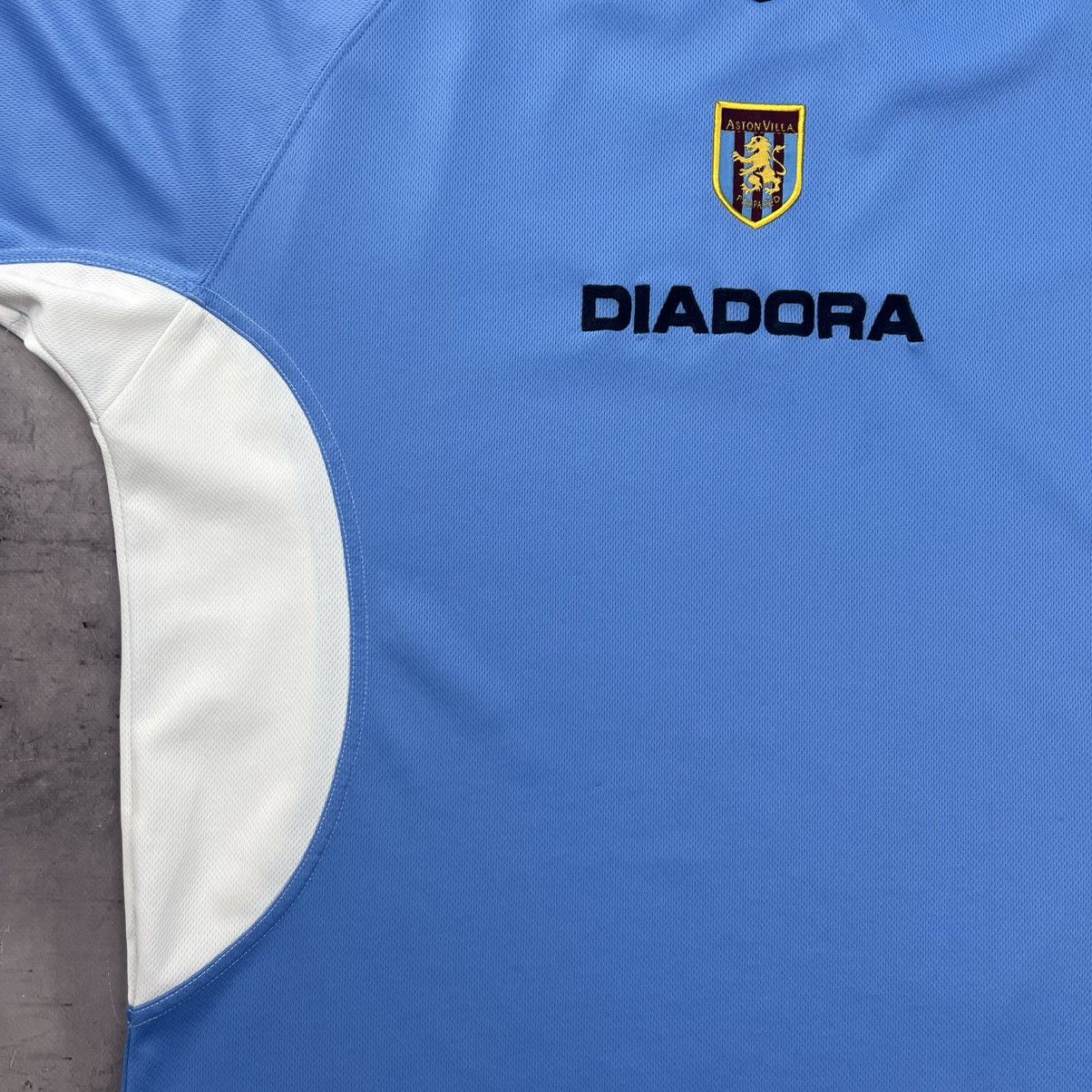 Diadora Rare! Aston Villa Diadora Soccer Jersey Shirt 00s Size US M / EU 48-50 / 2 - 6 Thumbnail