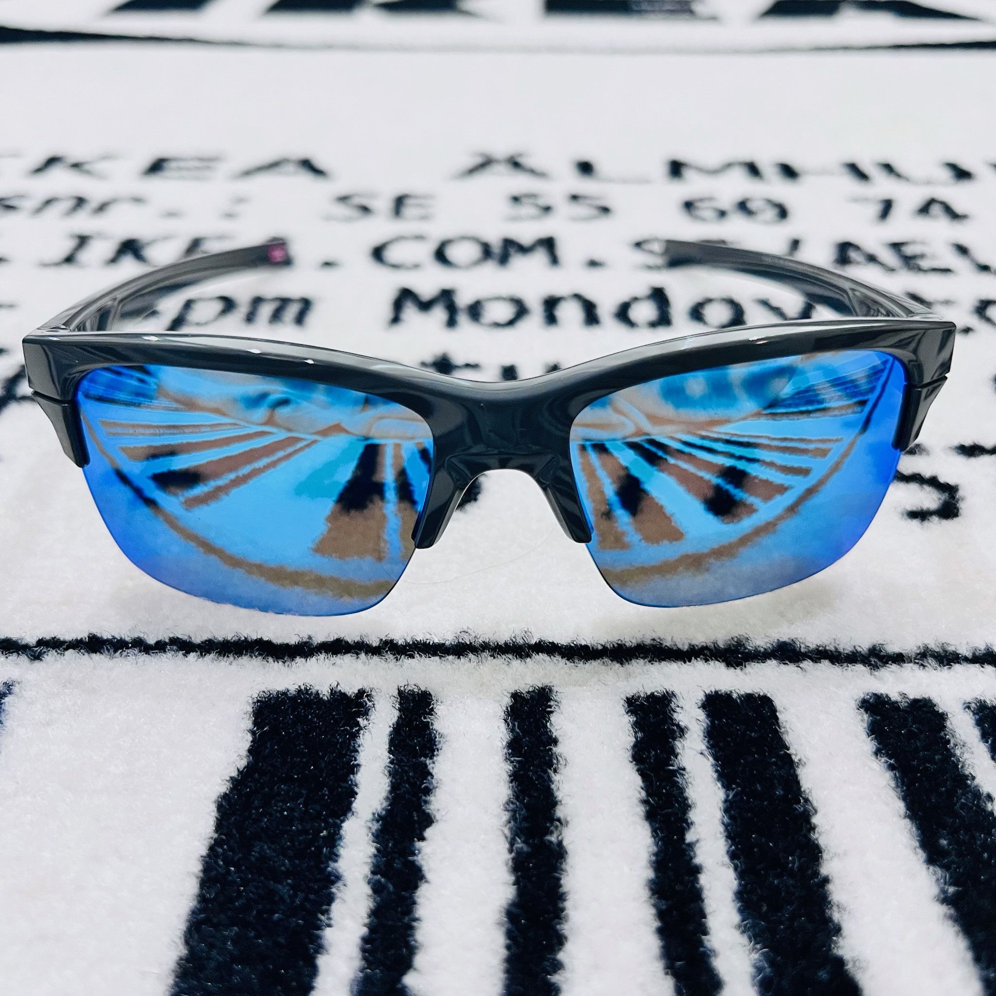 Oakley Oakley Thinlink Blue Mirror Lens Shiny Dark Grey Frame Size ONE SIZE - 1 Thumbnail