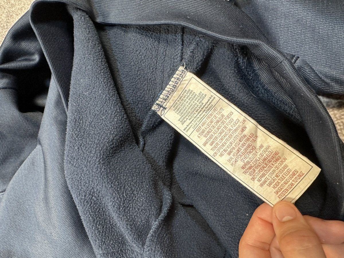 Nike × Vintage Y2K Vintage Nike Central Logo Hoodie Streetwear Rare USA M Size US M / EU 48-50 / 2 - 8 Thumbnail