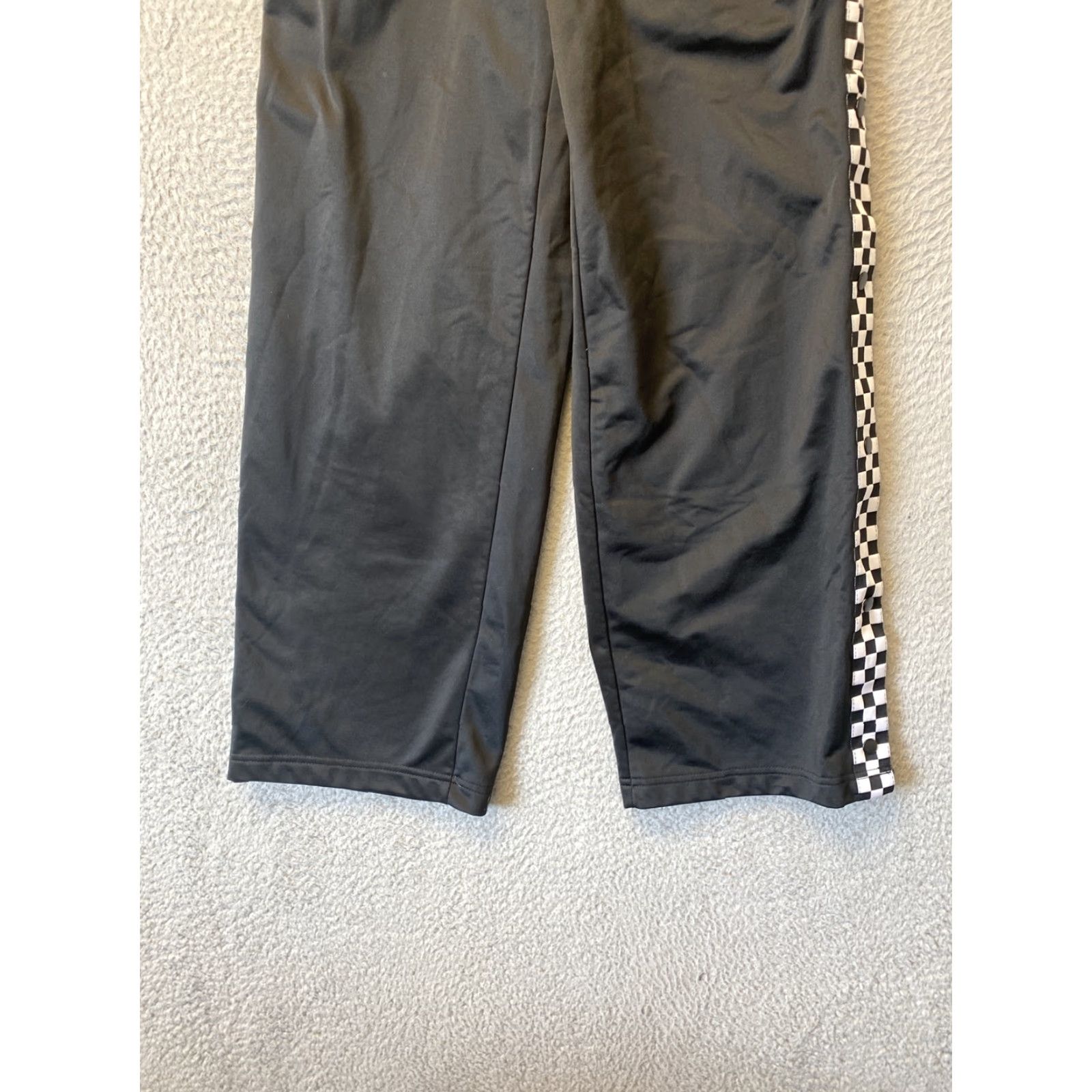Vans Vans Therma Fit Mens XS KO Fleece Sweatpants black/gray Wide Leg Sweatpants Athletic Pants Regular Fit Boys? Womens? No—Men. Size US 27 - 2 Thumbnail