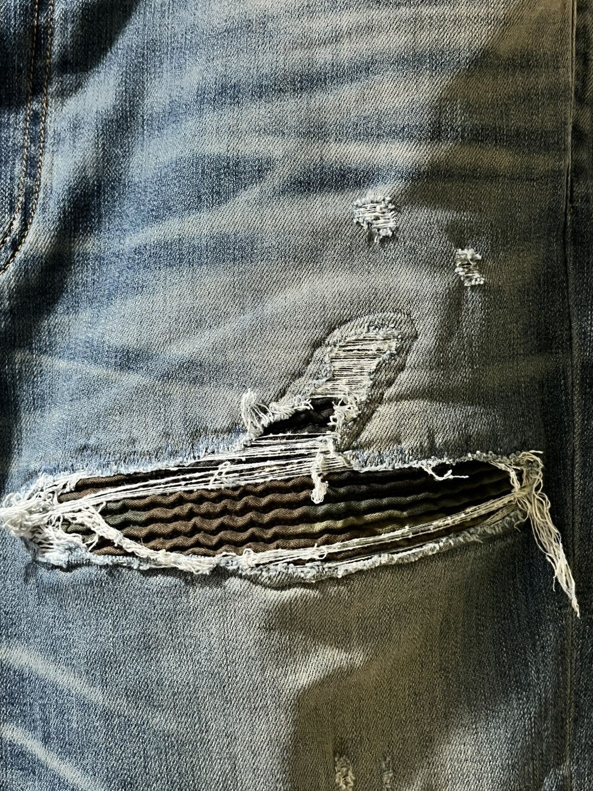 Amiri AUTHENTIC AMIRI JEANS DENIM PANTS RIPS AND RUFFLES MENS 38 Size US 38 / EU 54 - 5 Thumbnail