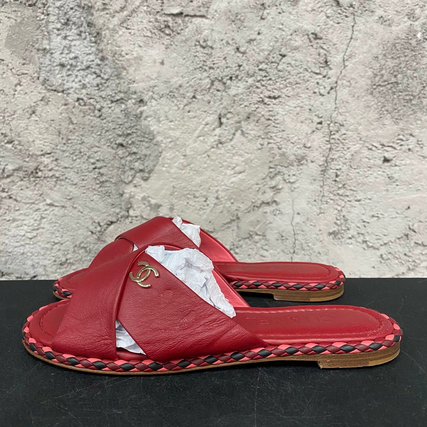 Chanel Chanel slides 37 Size US 6 / IT 36 - 2 Thumbnail
