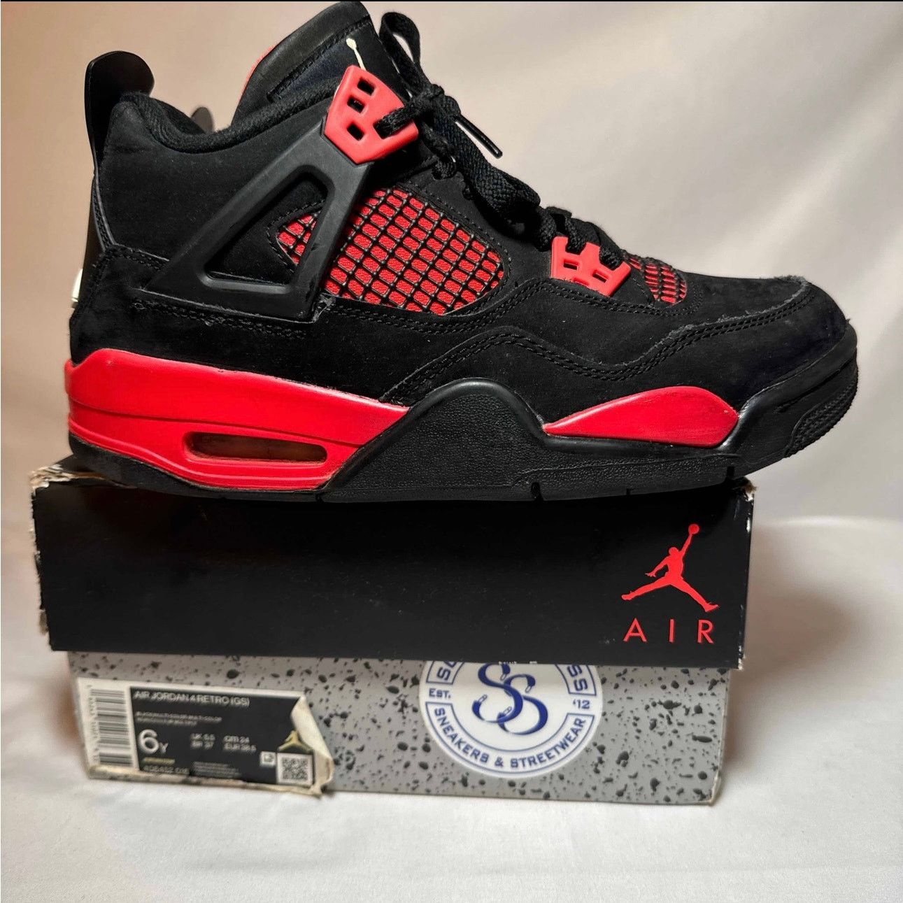 Jordan Brand × Nike Size 6 - Nike Air Jordan 4 Retro GS Red Thunder Men's Shoes Size US 6 / EU 39 - 1 Thumbnail