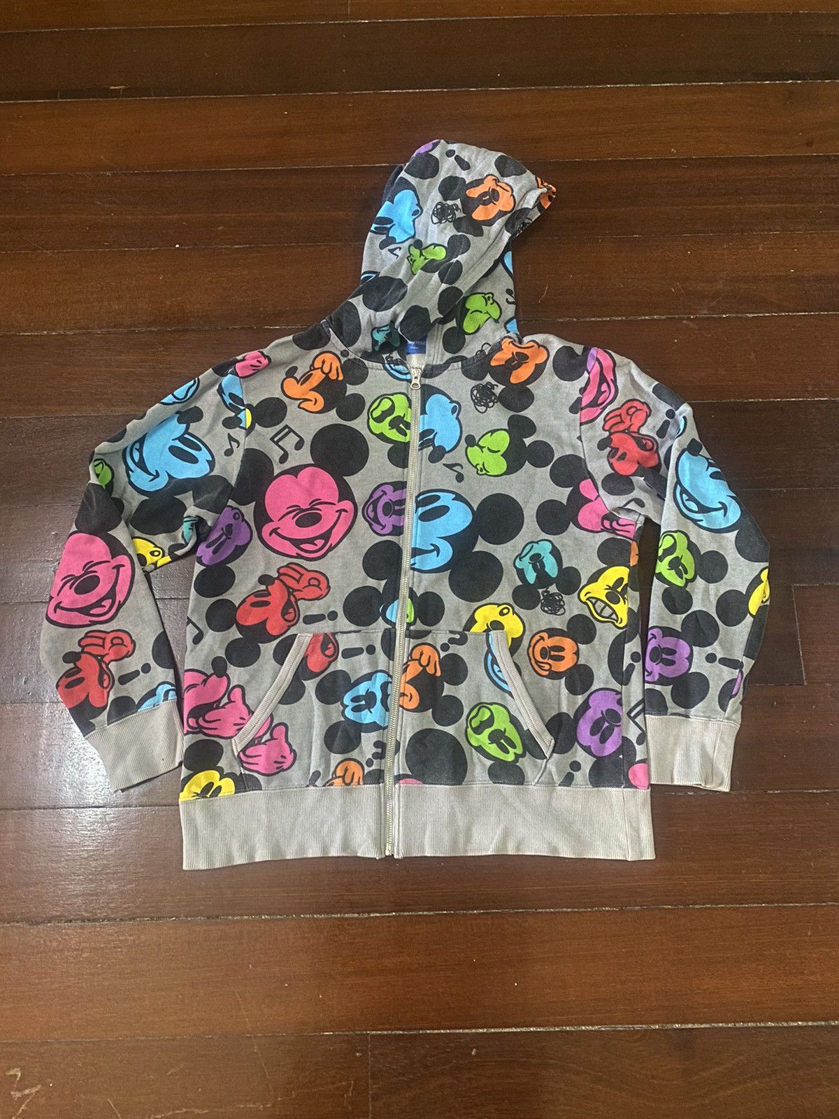 Disney Rare vintage y2k mickey mouse tokyo disney resort hoodie Size US L / EU 52-54 / 3 - 7 Thumbnail
