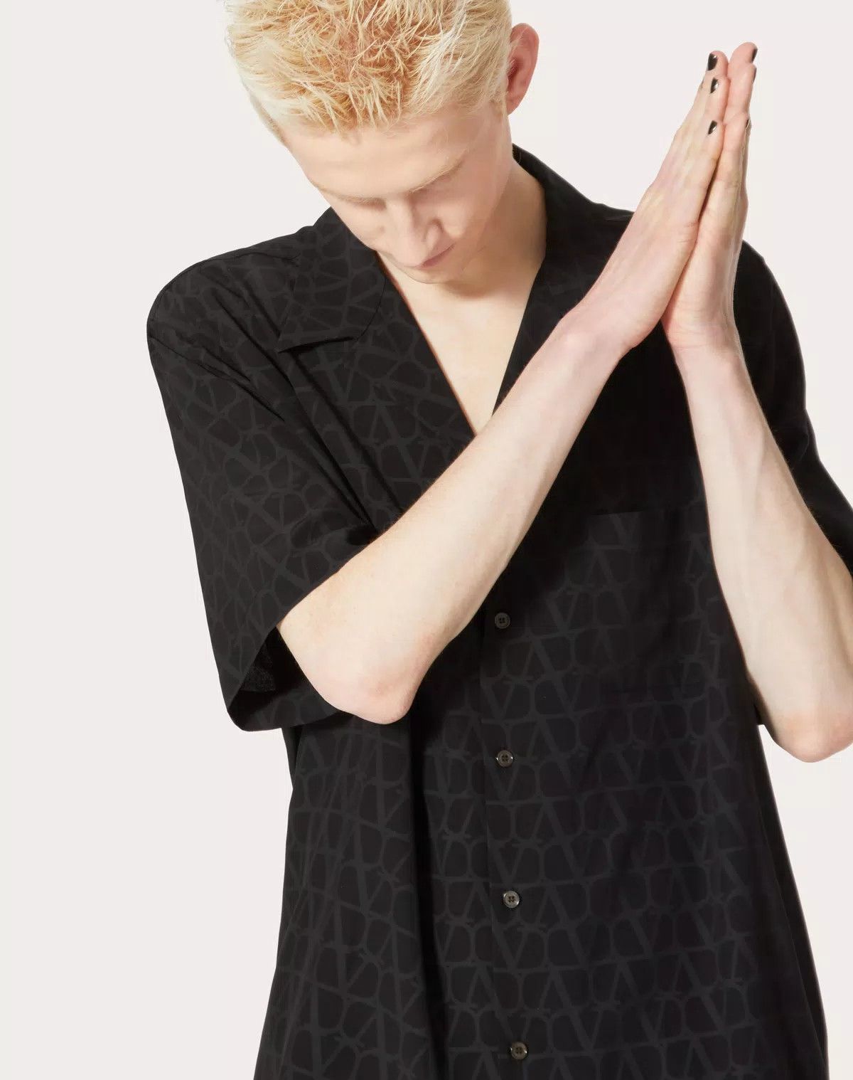 Valentino oc11z0725 Silk Bowling Shirt in Black Size US M / EU 48-50 / 2 - 7 Thumbnail