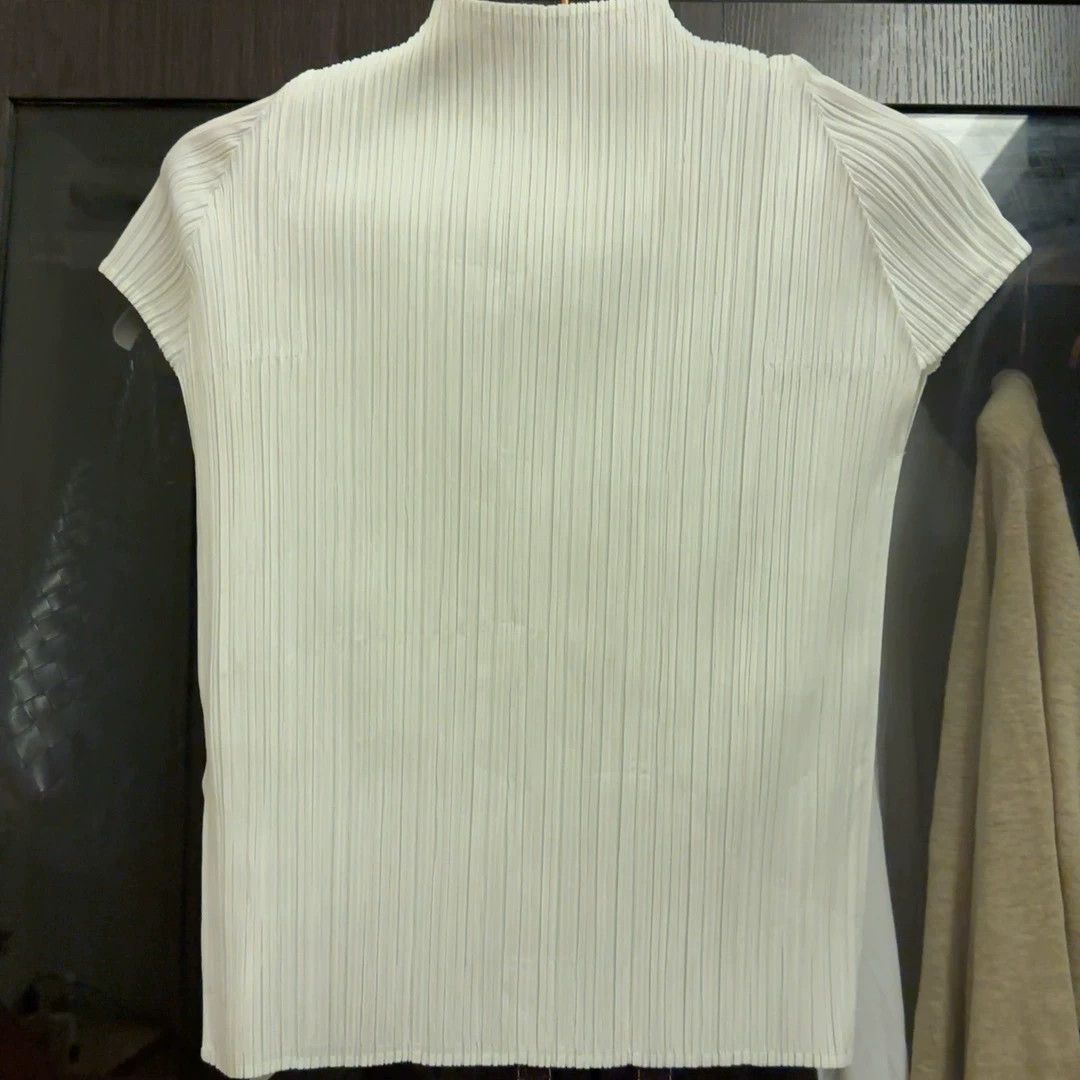 Issey Miyake issey miyake Half high neck pleated short sleeved shirt Size US M / EU 48-50 / 2 - 1 Thumbnail