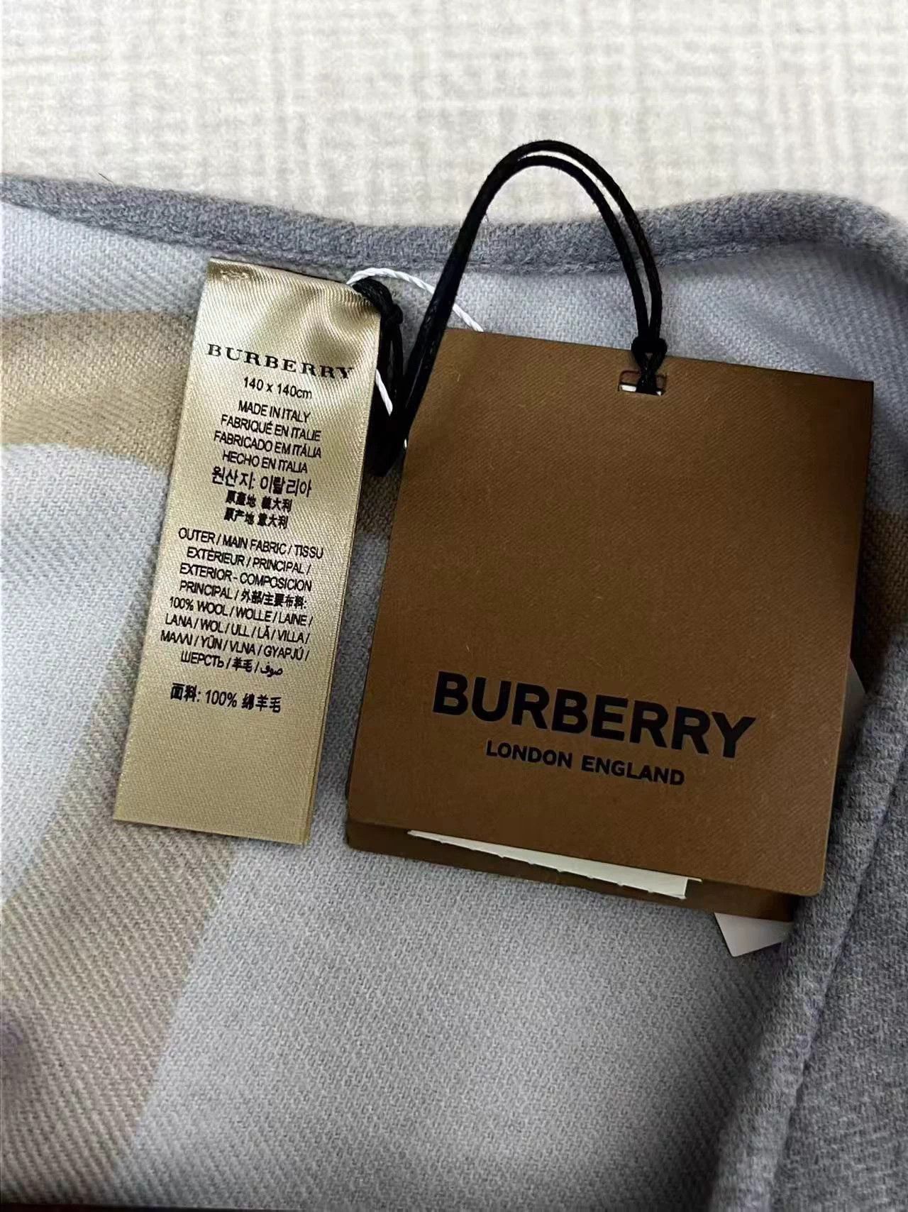 Burberry BURBERRY Gray 100% Wool Cape 140x140 Size S / US 4 / IT 40 - 3 Thumbnail