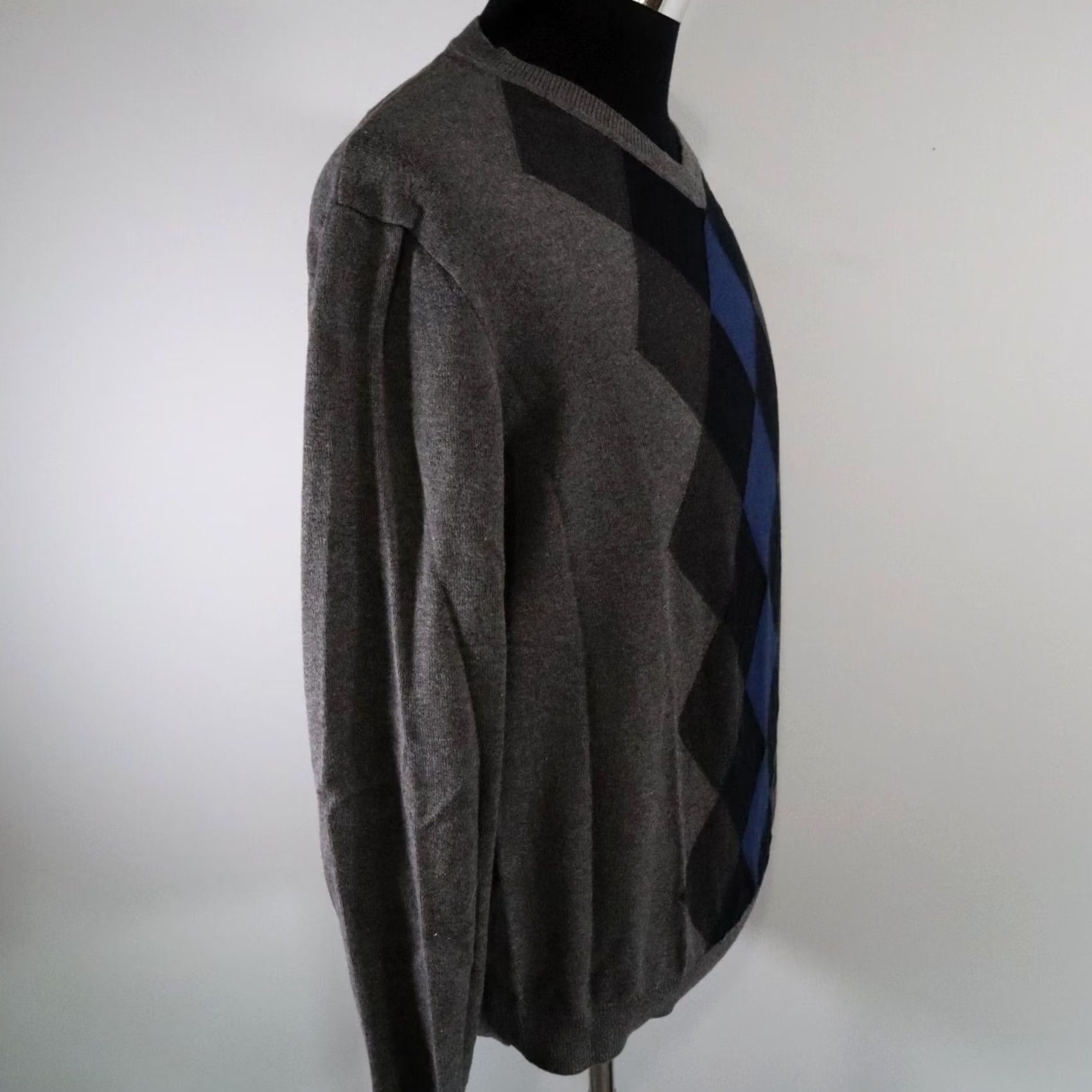 Vintage Axcess Sweater Mens Medium Gray Knit V-Neck Pullover Argyle Diamond Long Sleeve Size US M / EU 48-50 / 2 - 3 Thumbnail