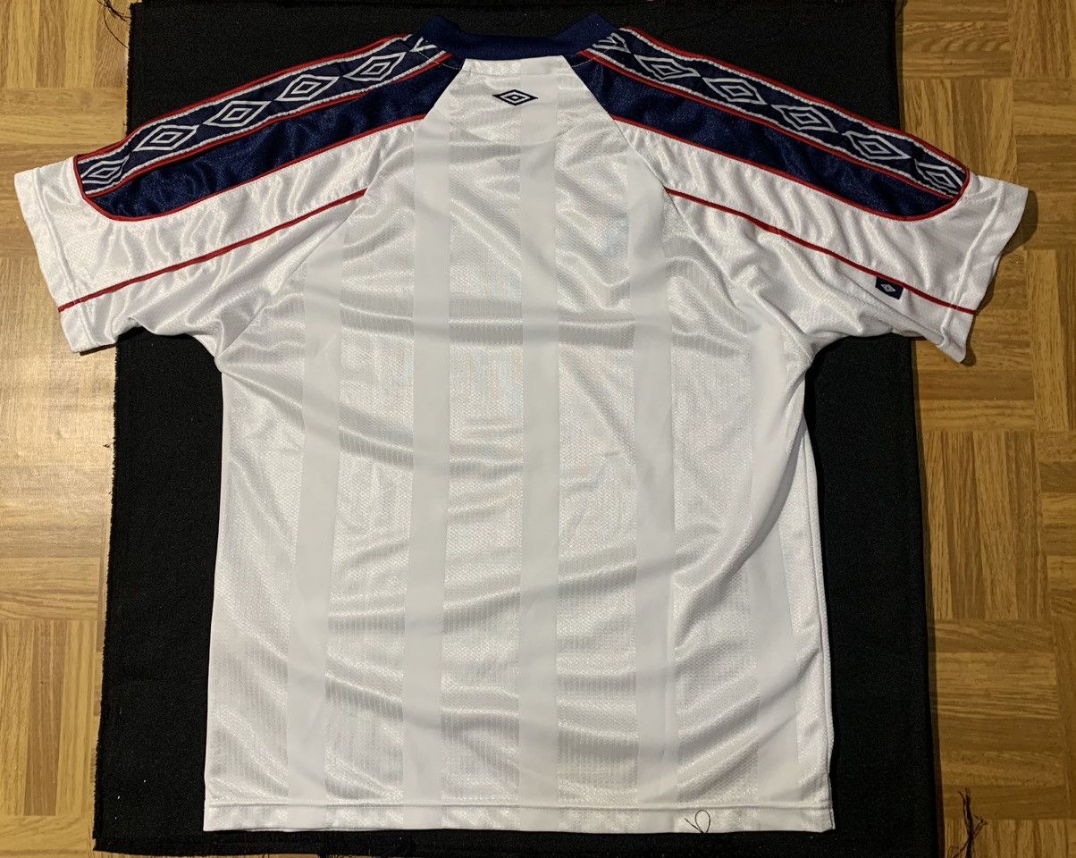 Umbro 90s Vintage Umbro Jersey White Size M Size US M / EU 48-50 / 2 - 8 Thumbnail