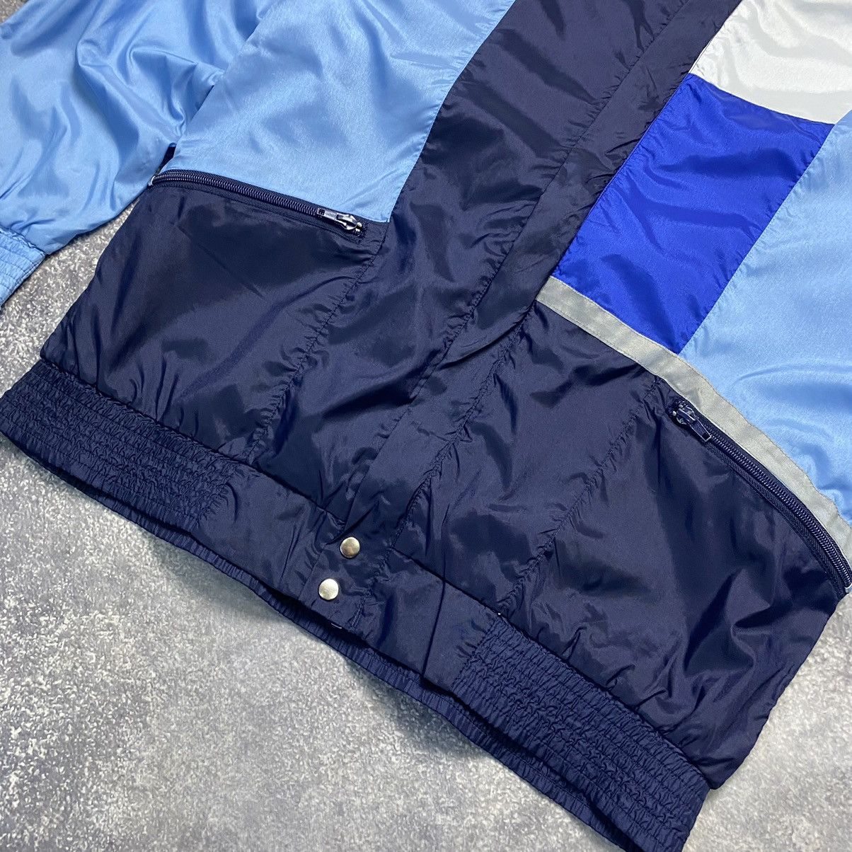 Vintage Vintage 90’s Adidas Small Logo Nylon Y2k light jacket Size US M / EU 48-50 / 2 - 4 Thumbnail