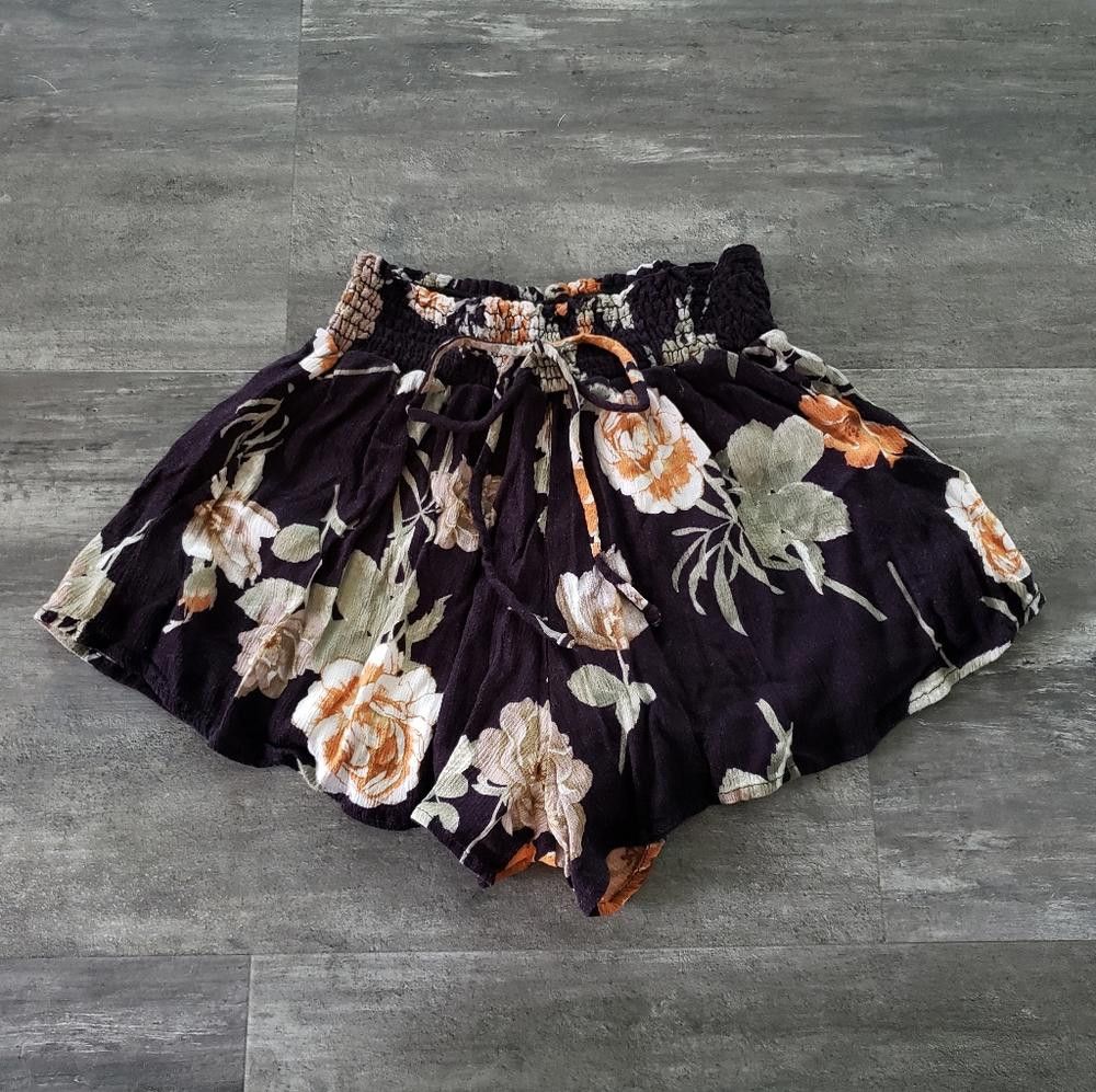 Fashion Nova Black Orange Floral Fashion Nova Short Size 28" / US 6 / IT 42 - 1 Thumbnail