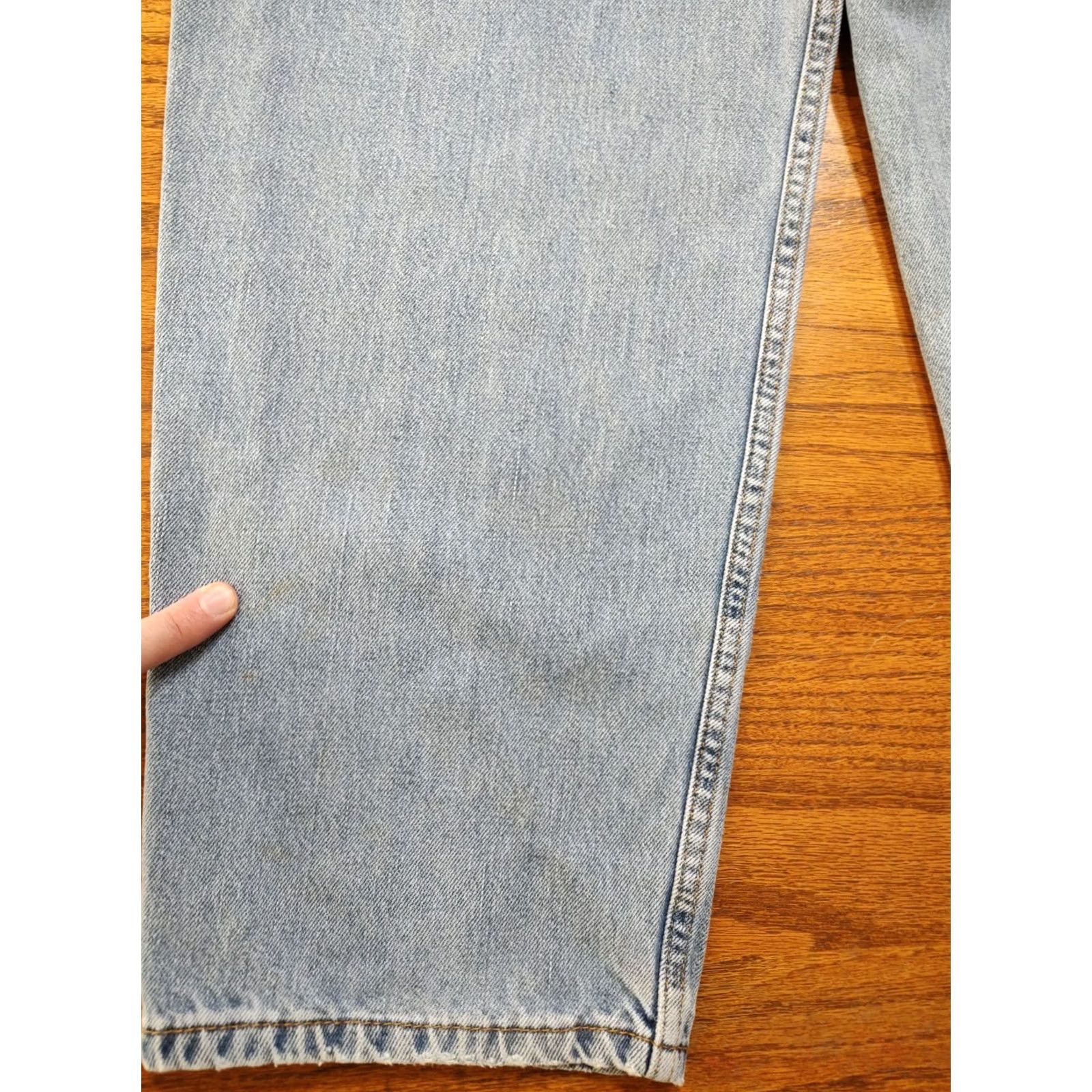 Levi's VINTAGE Levi's 560 Jeans Mens 34x33 Loose Fit Taper Leg Light Blue Denim 5-Pocket Grooved Belt Loops Streetwear Retro 90s Motorcycle Western Rock N/A Size US 34 / EU 50 - 7 Thumbnail