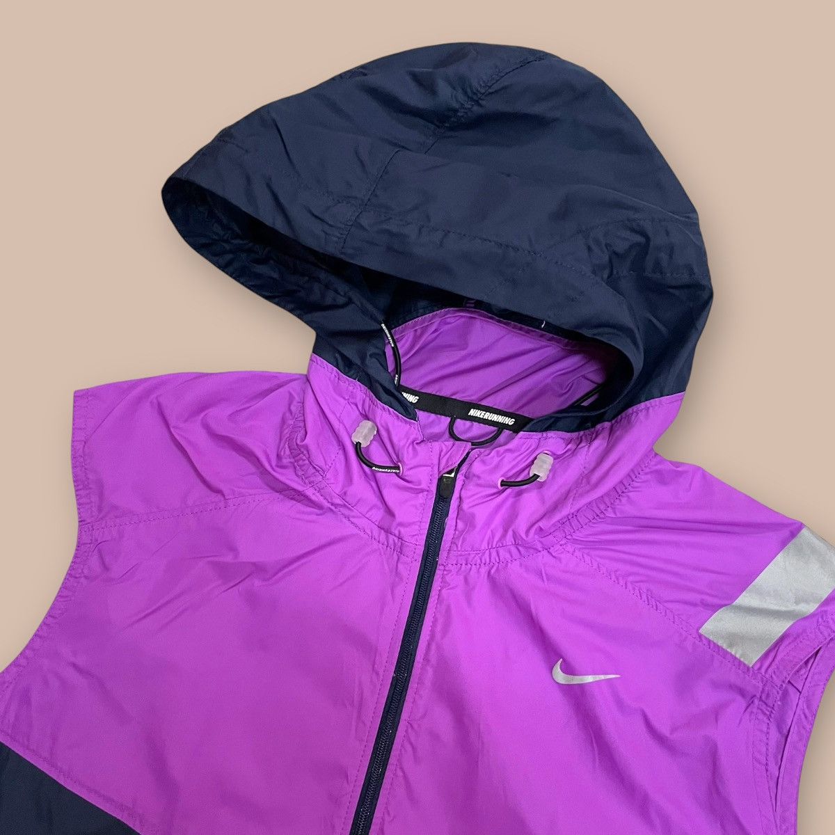 Nike NikeRunning WMN Purple Hoodie Vest Size US L / EU 52-54 / 3 - 4 Thumbnail