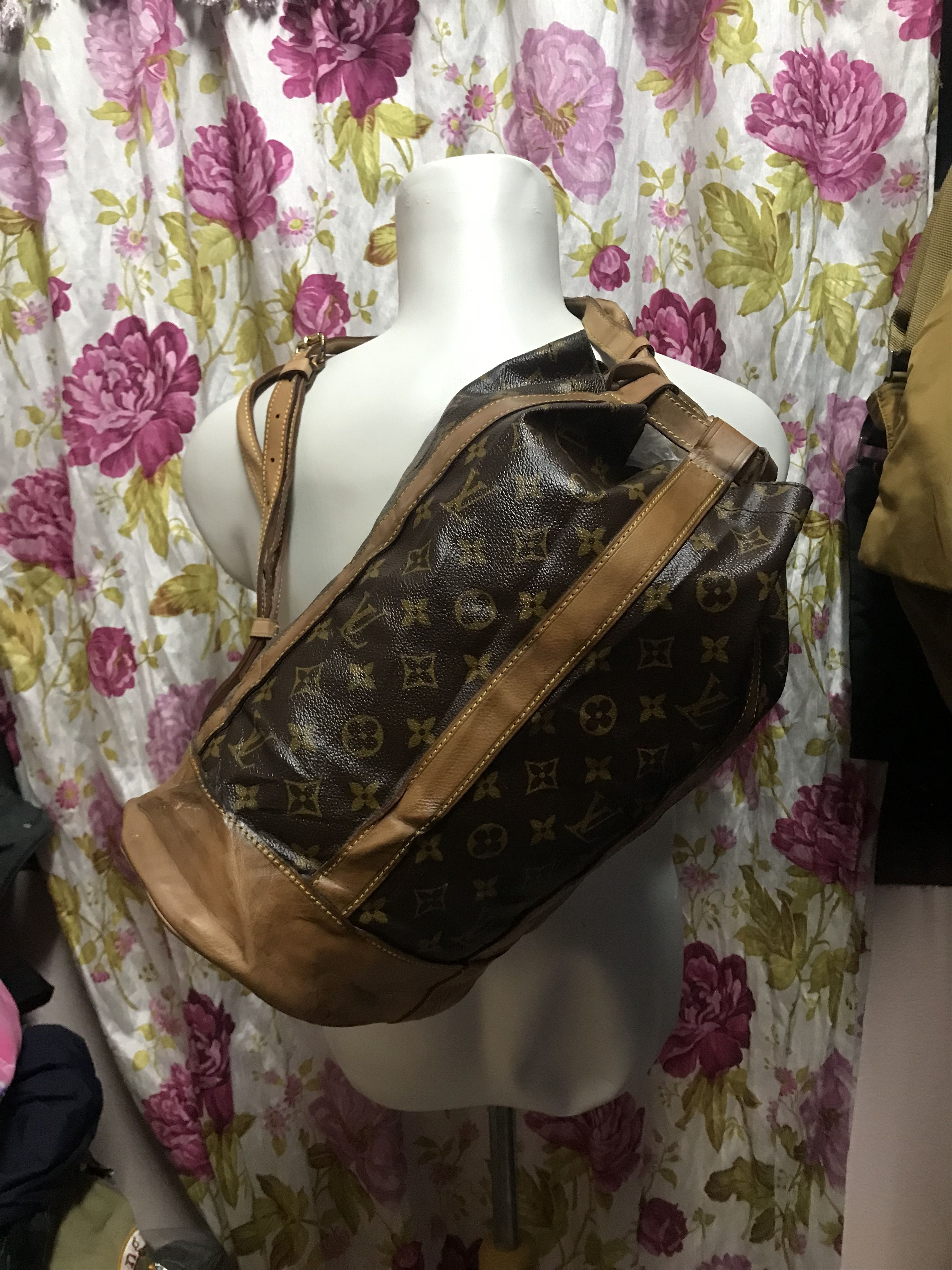 Louis Vuitton Authentic Louis Vuitton Randonnee Size ONE SIZE - 3 Thumbnail
