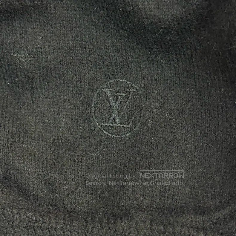 Louis Vuitton Louis Vuitton Black small logo embroidered cashmere sweate Size US XS / EU 42 / 0 - 7 Thumbnail