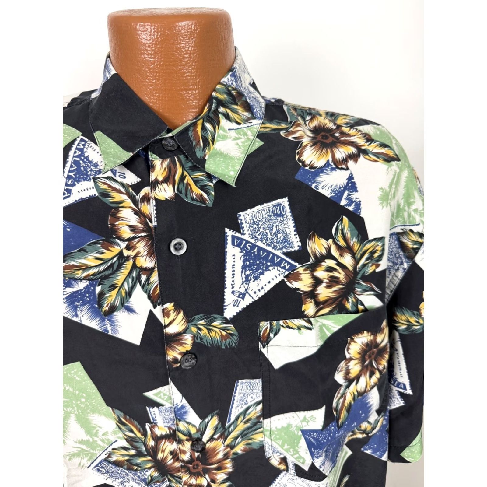 Bill Blass VINTAGE Bill Blass Shirt Men Large Floral Hawaiian Lightweight Silk Black 90s Travel Size US L / EU 52-54 / 3 - 7 Thumbnail