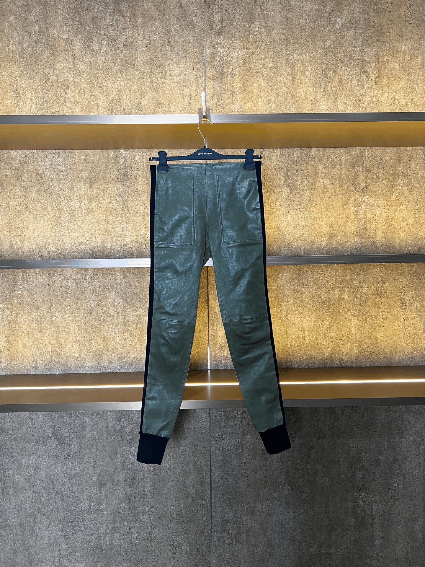 Balenciaga Balenciaga Casual Casual Pants 30 Men Size US 30 / EU 46 - 1 Thumbnail