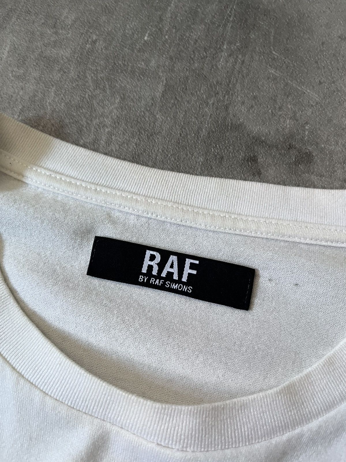 Raf by Raf Simons Raf by Raf Simons A/W 2011 BASS white T-shirt vintage Size US M / EU 48-50 / 2 - 6 Thumbnail