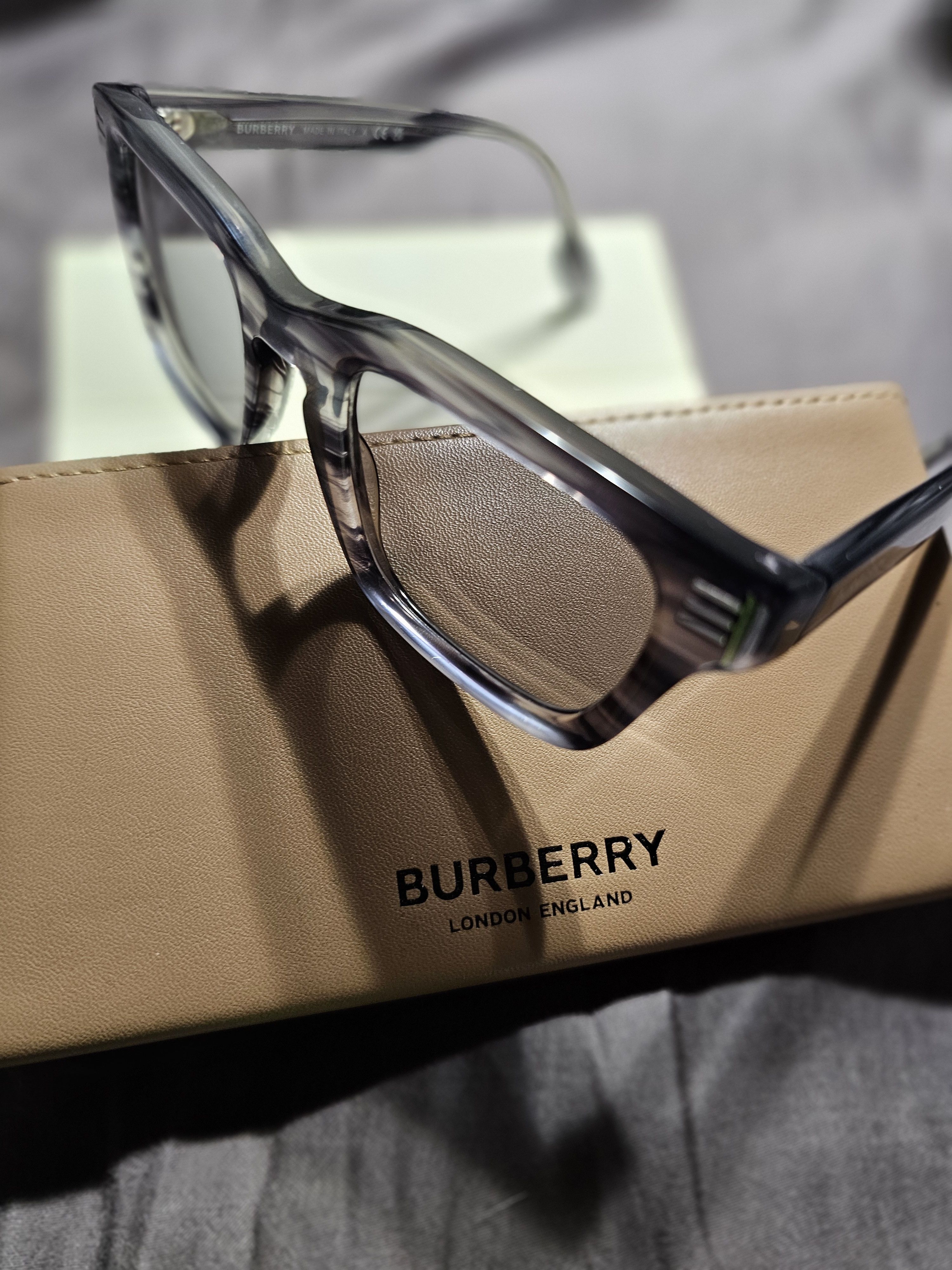 Burberry Burberry Sunglasses Size ONE SIZE - 4 Thumbnail