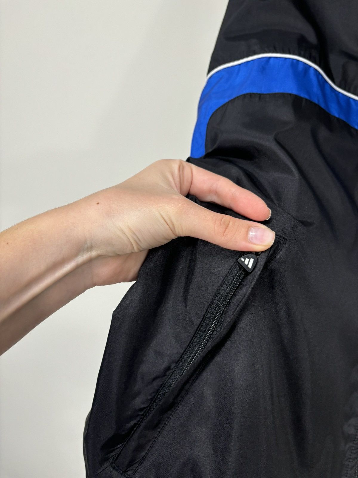 Adidas Vintage Adidas Y2K Retro Hype Full Zip Nylon Track Jacket Size US L / EU 52-54 / 3 - 8 Thumbnail