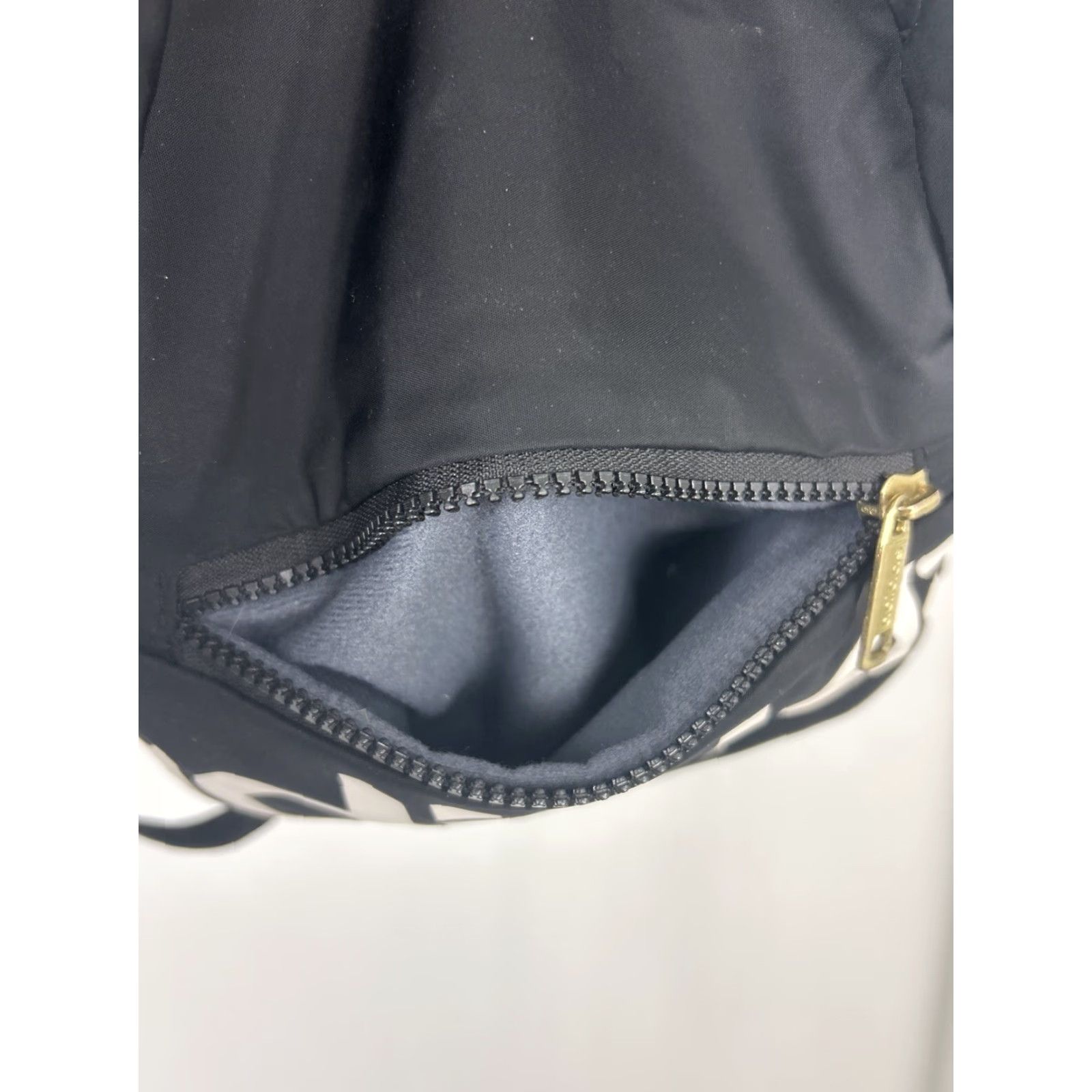 Adidas ADIDAS Unisex Linear Mini Backpack Black White 9.5"H 10"L 3"W Zipper Gold Zip Bag Polyester Mens Womens Backpack Size ONE SIZE - 7 Thumbnail