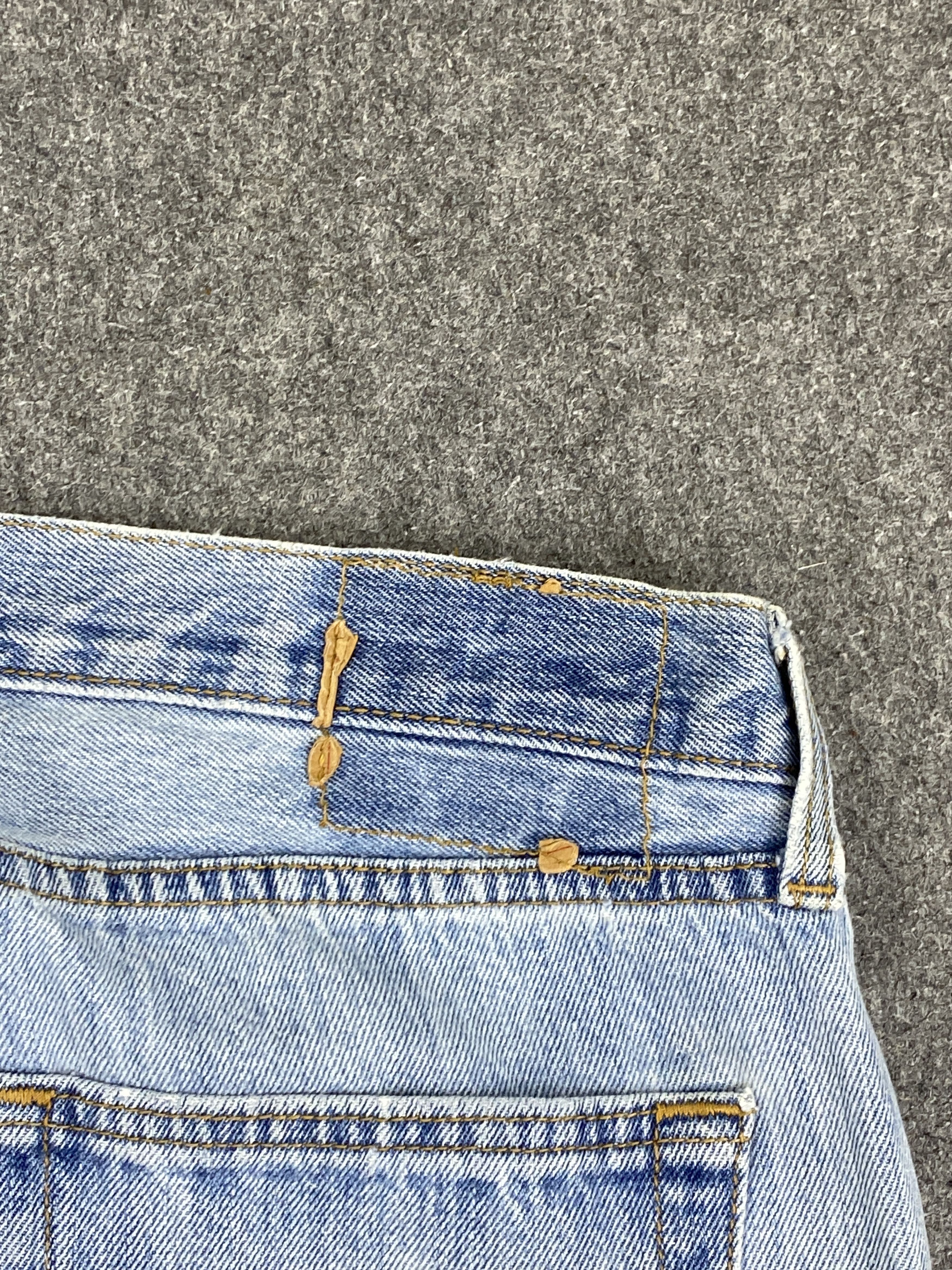 Levi's × Vintage Vintage Levis 501 Blue Denim Jeans DP2813 Size US 35 - 18 Thumbnail
