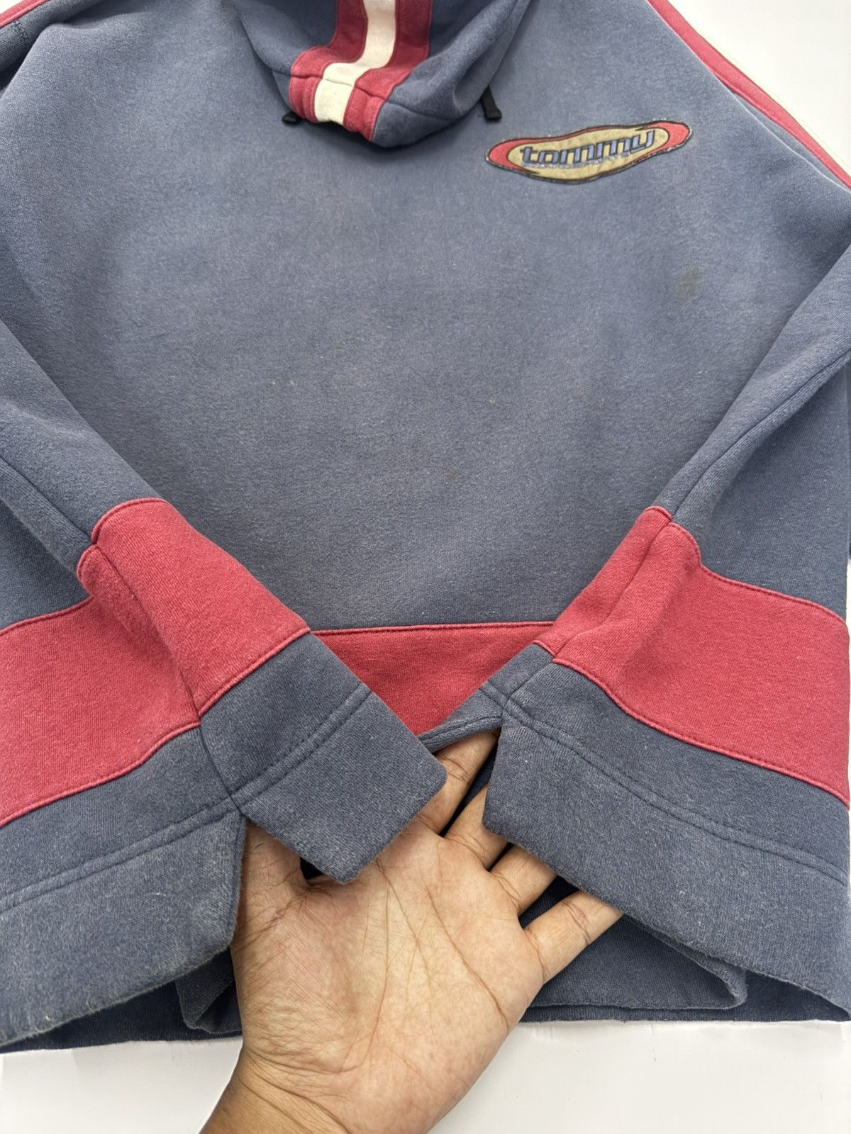 Tommy Hilfiger 🔥 90's Rare Tommy Hilfiger Embroided Backhit Logo Hoodie - M Size US L / EU 52-54 / 3 - 7 Thumbnail