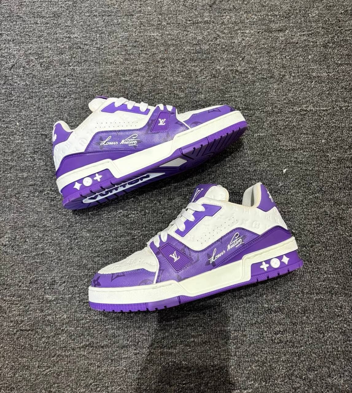 Louis Vuitton LV Trainer sneakers with a white and purple print Size US 7 / IT 37 - 5 Thumbnail
