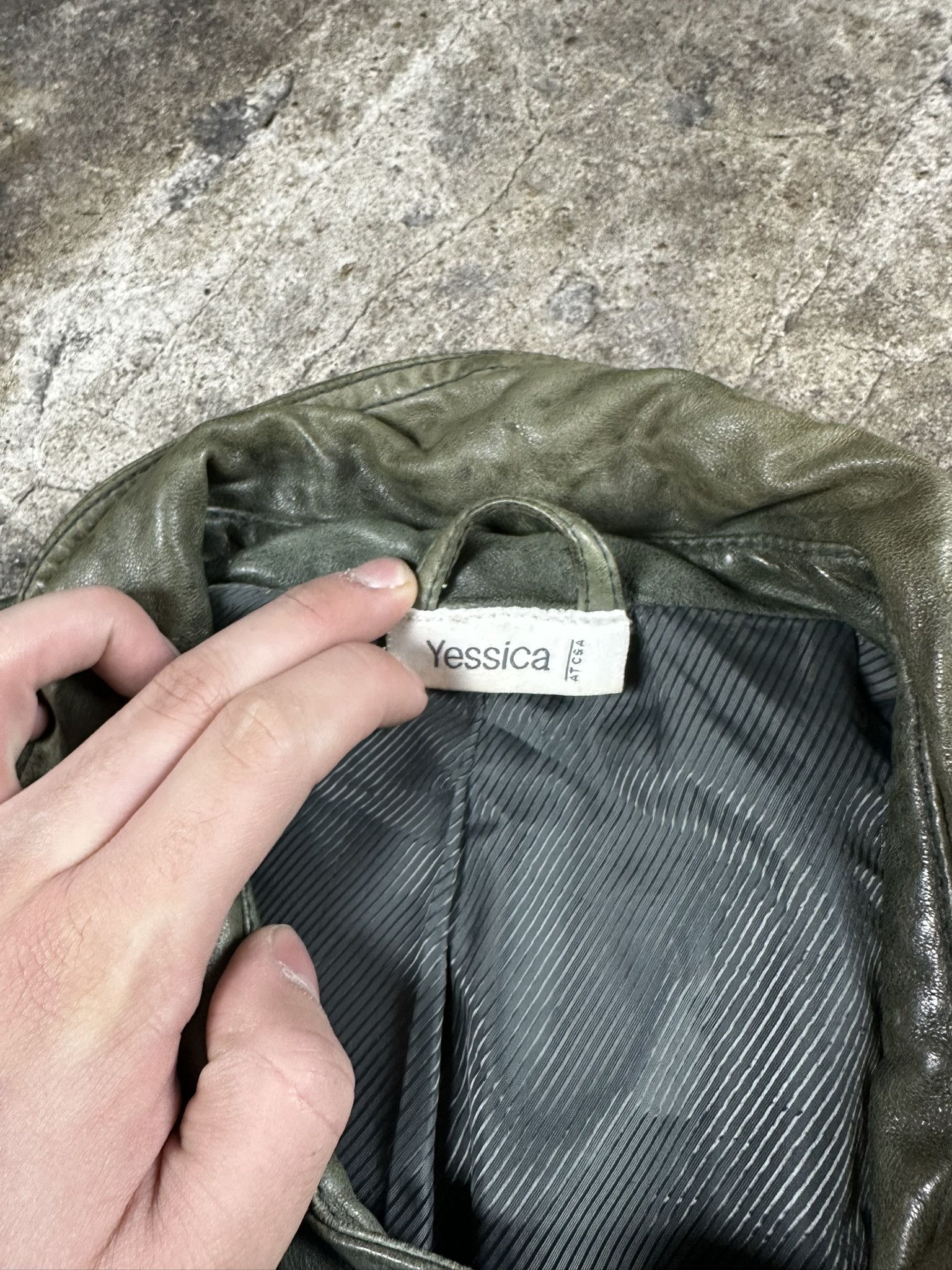 Vintage Vintage Avant Garde Double-Breasted Faded Leather Jacket Size US L / EU 52-54 / 3 - 6 Thumbnail