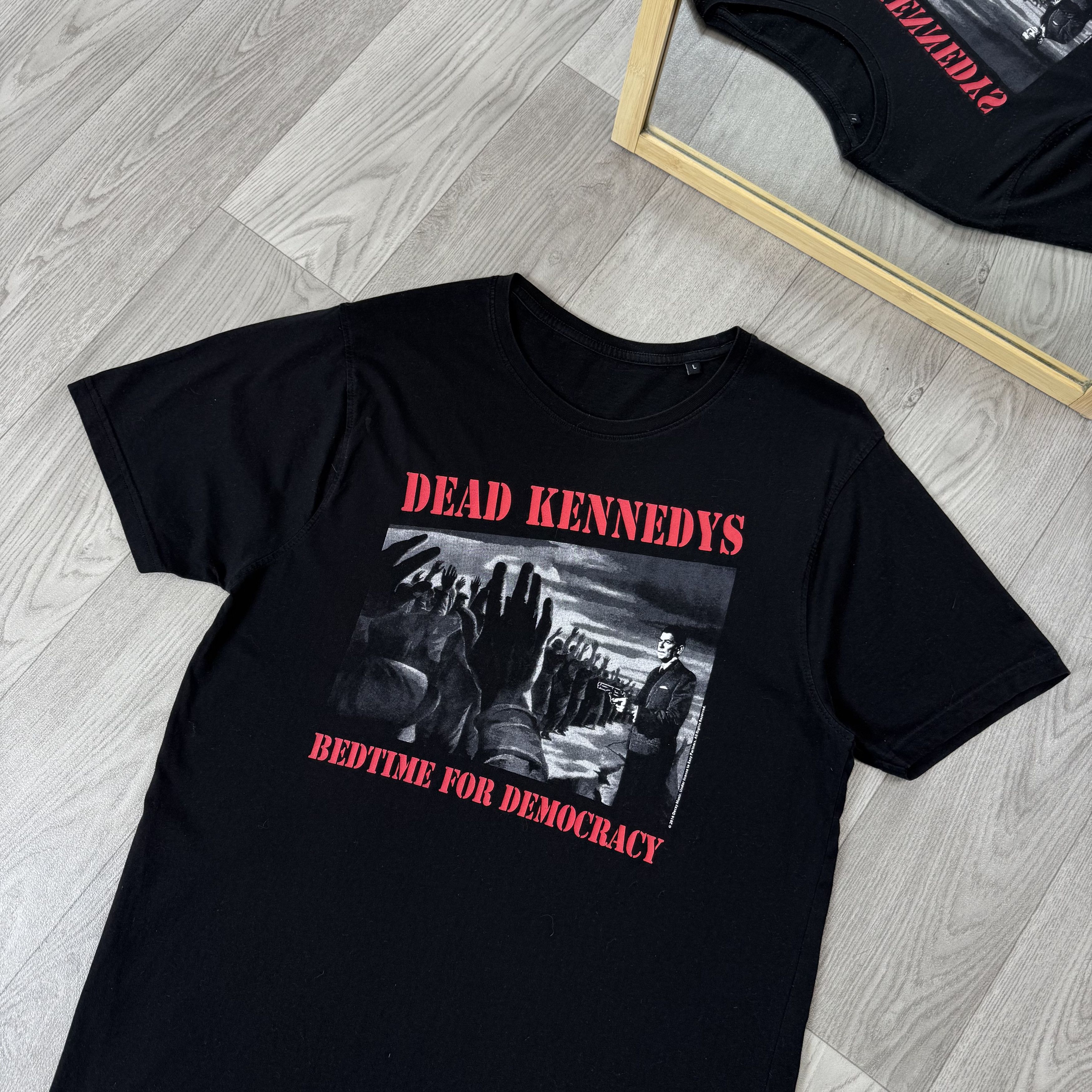 Vintage Vintage Dead Kennedy's 90s Rock Band Graphic Tee Shirt M Size US M / EU 48-50 / 2 - 5 Thumbnail