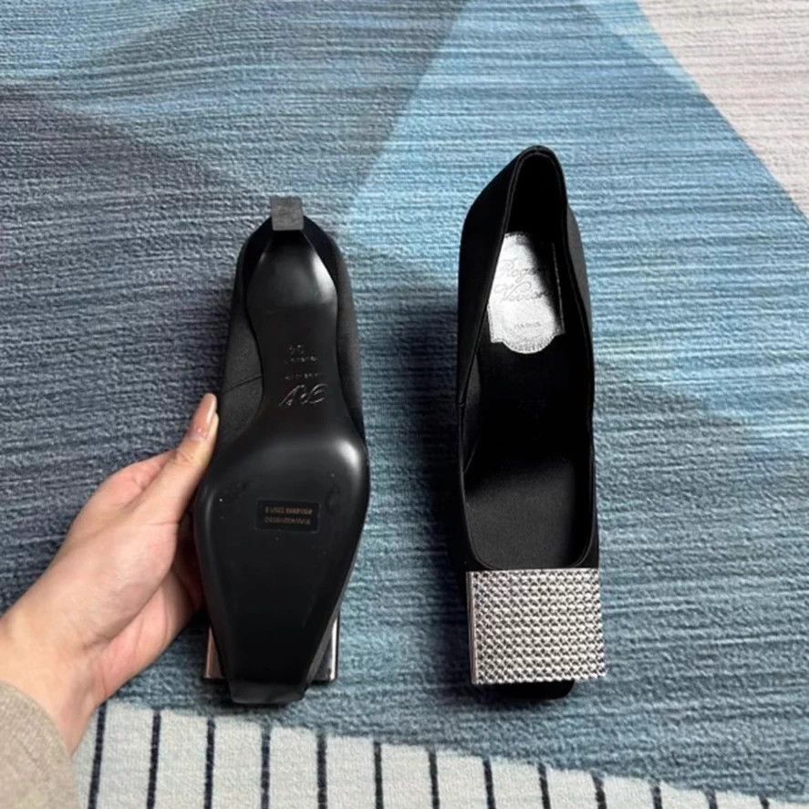 Roger Vivier RV Black Cube Heel Pumps 34