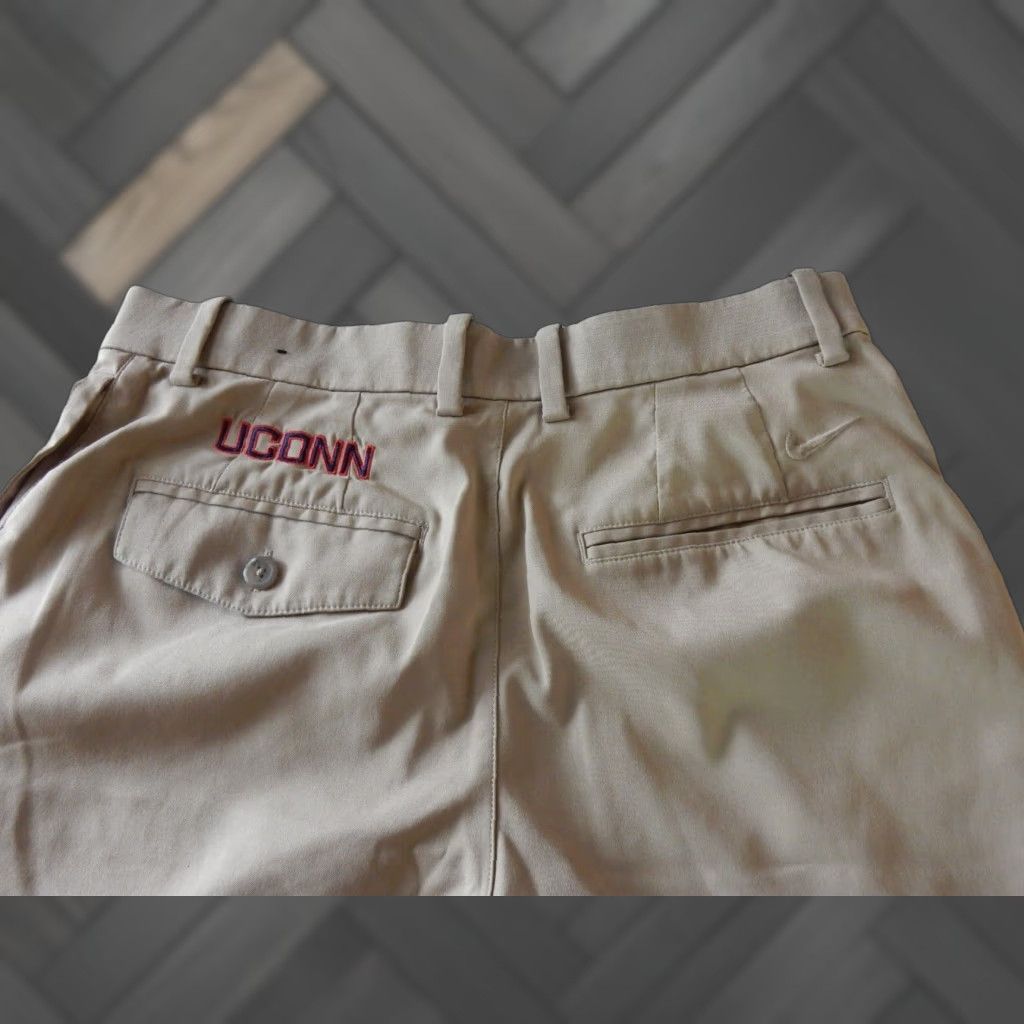 Nike Nike Men's Shorts Size 30 UCONN Huskies Size US 30 / EU 46 - 1 Thumbnail