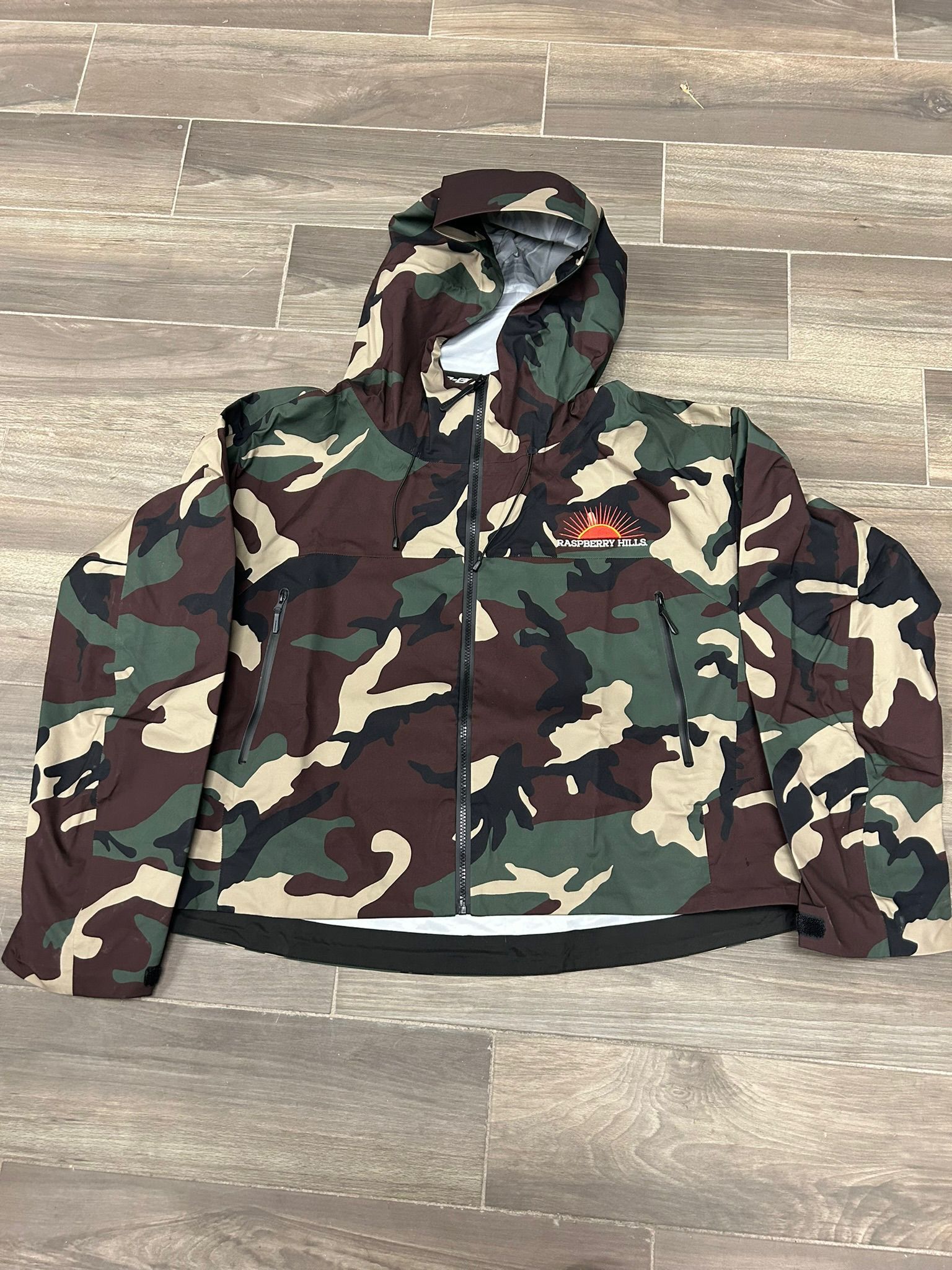 image of The Gv Gallery x Vintage Gv Gallery X Raspberry Hills Green Camo Jacket Size S, Men's