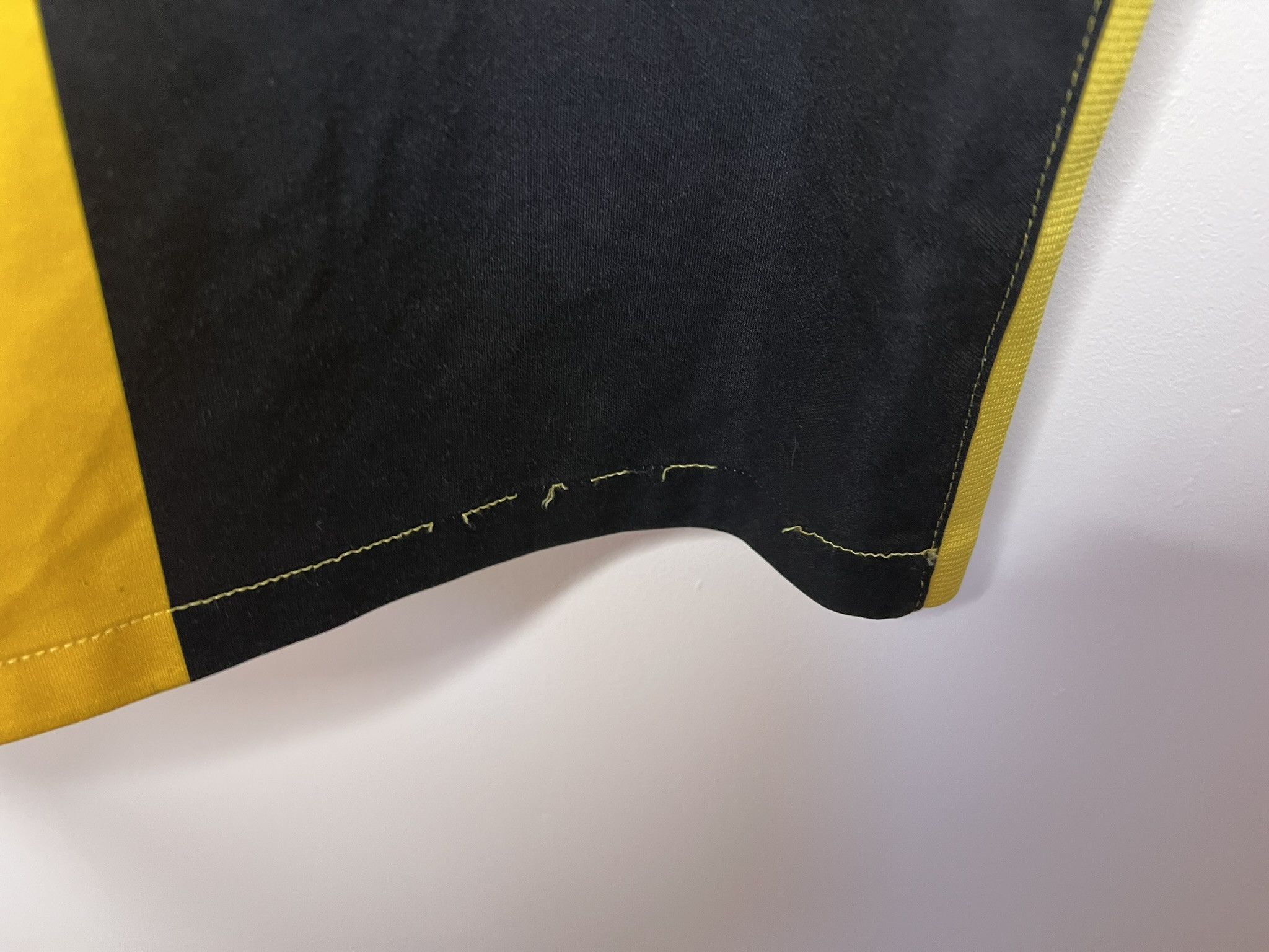Nike FASSNACHT #16 YOUNG BOYS 2021 2022 HOME FOOTBAL SHIRT SOCCER Size US S / EU 44-46 / 1 - 5 Thumbnail