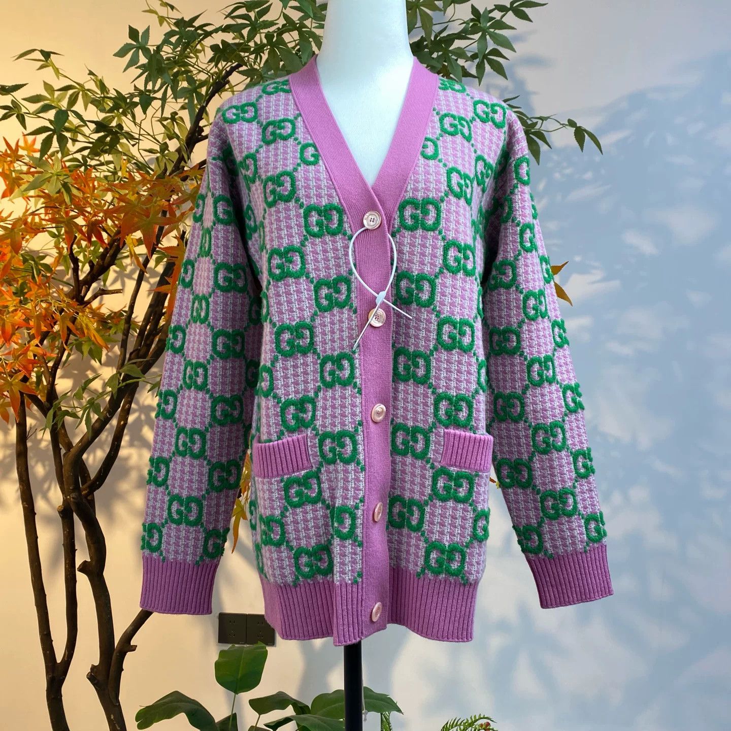 Gucci Gucci V-Neck Double G Print Cardigan Size XS / US 0-2 / IT 36-38 - 1 Thumbnail